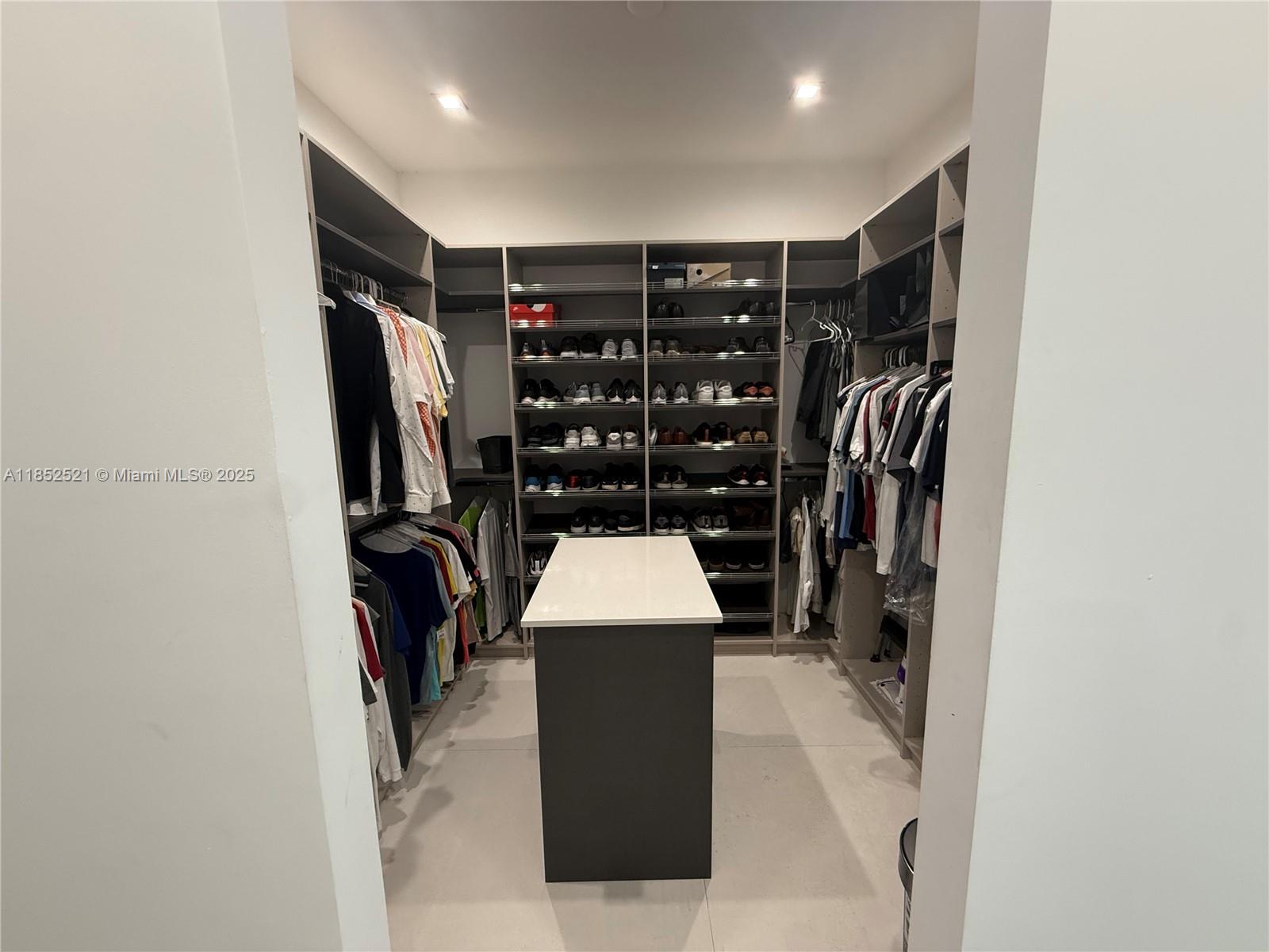 9600 SW 66th St Miami, FL 33173