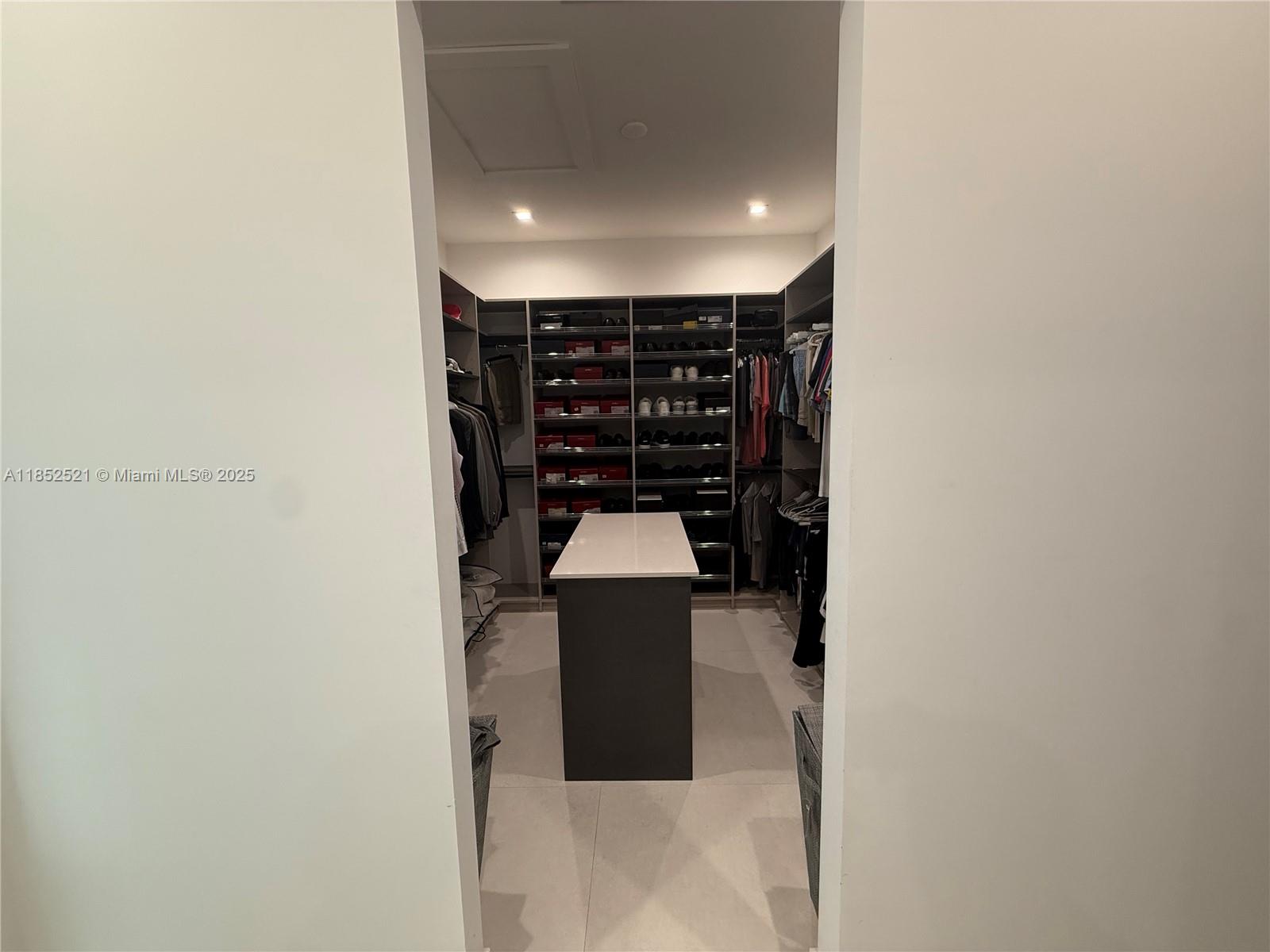 9600 SW 66th St Miami, FL 33173