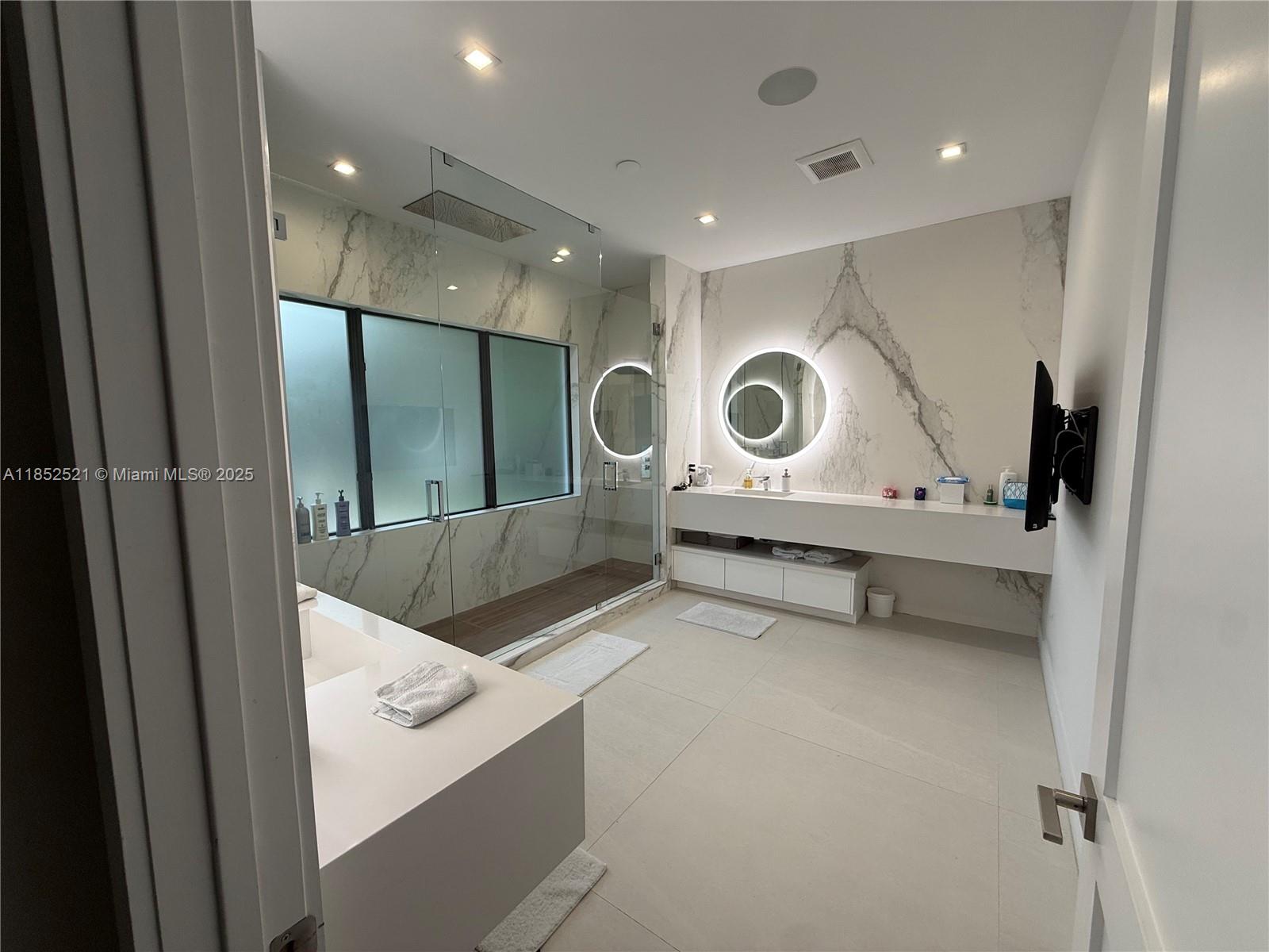 9600 SW 66th St Miami, FL 33173