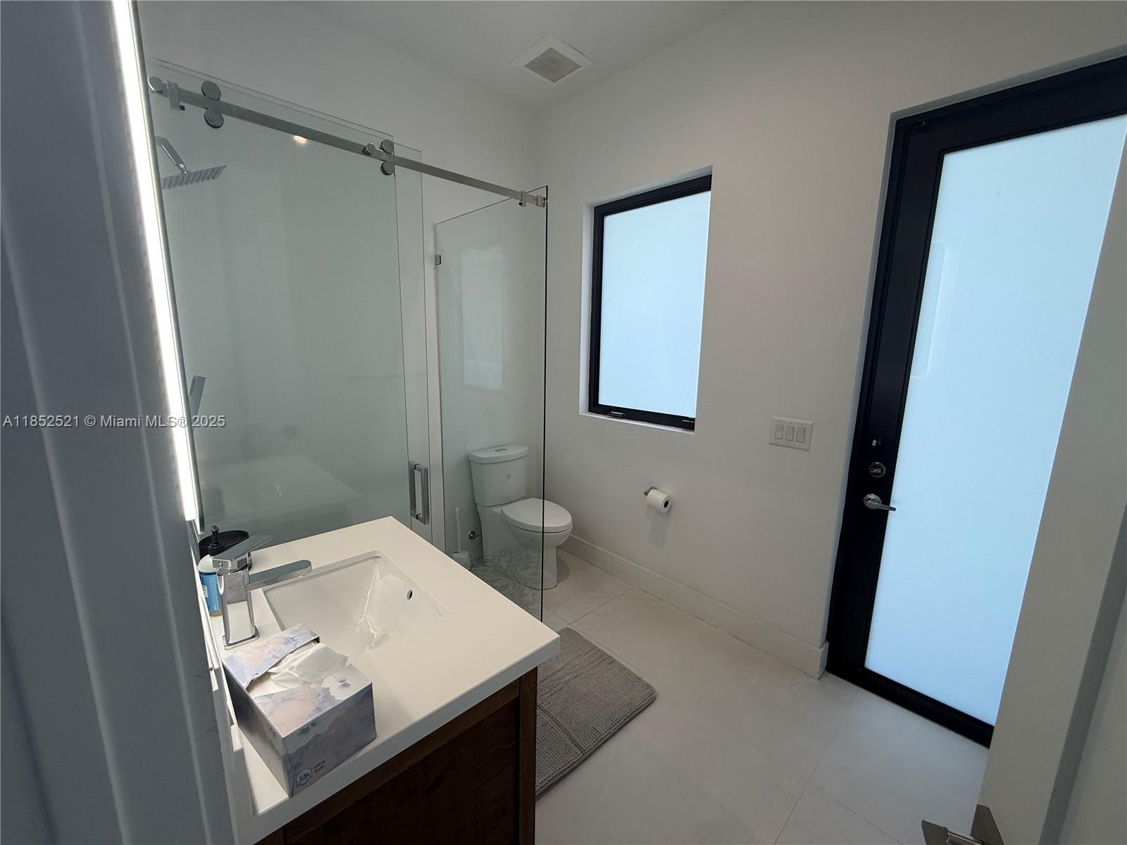 9600 SW 66th St Miami, FL 33173