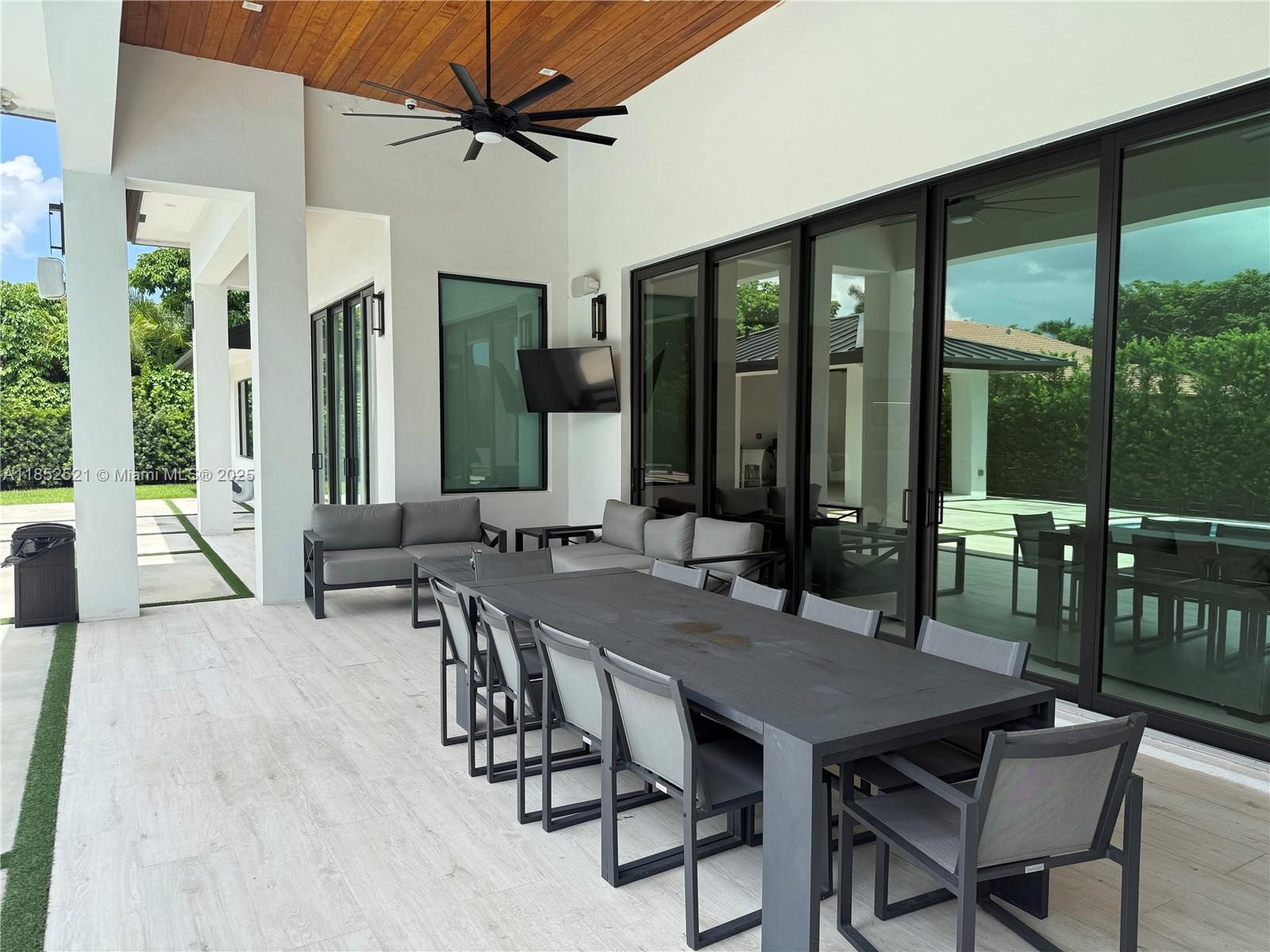 9600 SW 66th St Miami, FL 33173