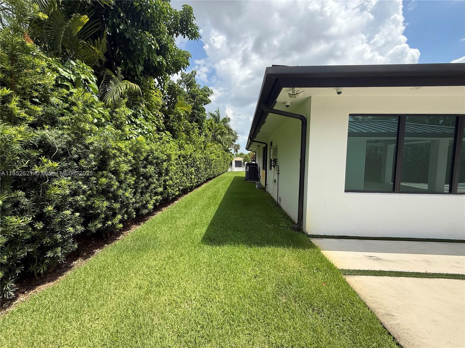 9600 SW 66th St Miami, FL 33173