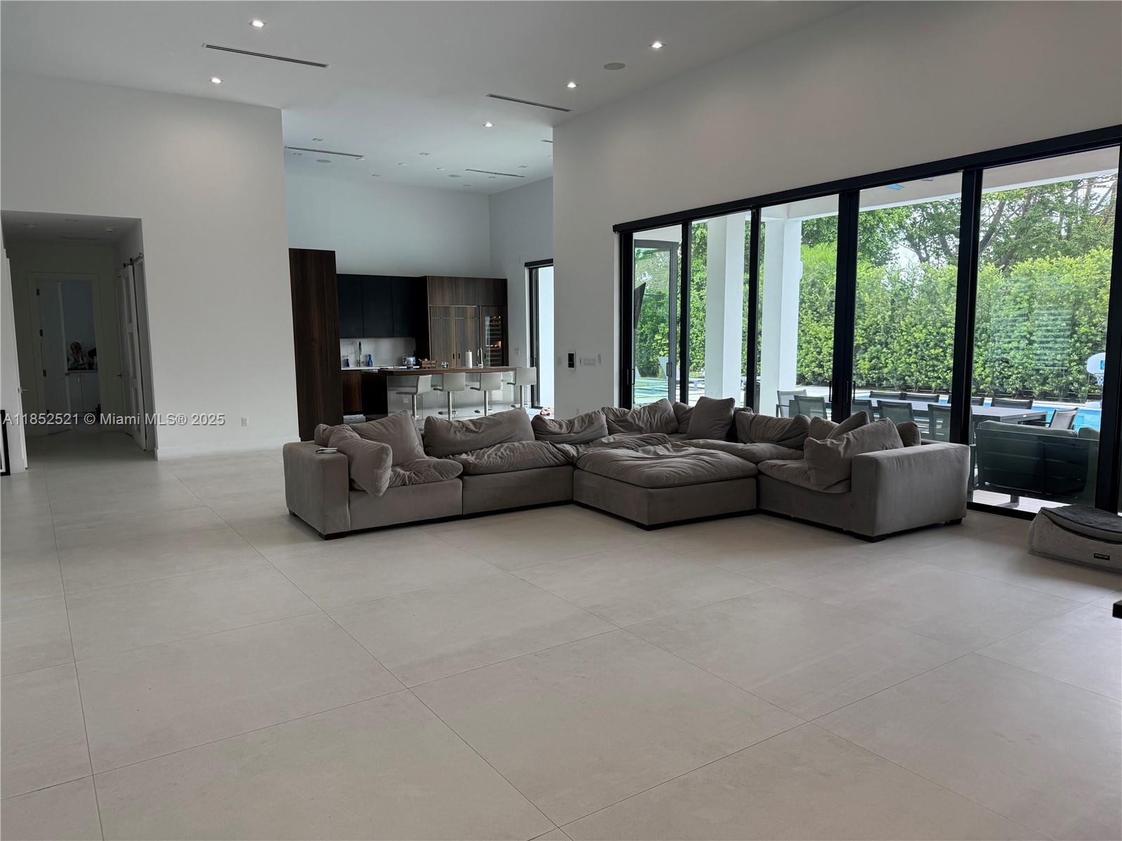 9600 SW 66th St Miami, FL 33173