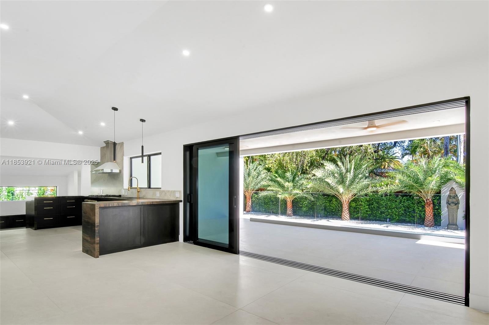 899 NE 71st St Miami, FL 33138