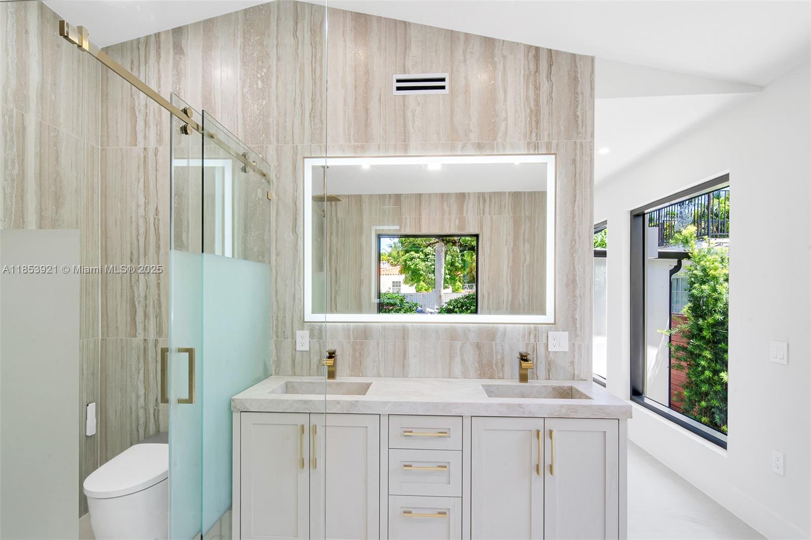 899 NE 71st St Miami, FL 33138