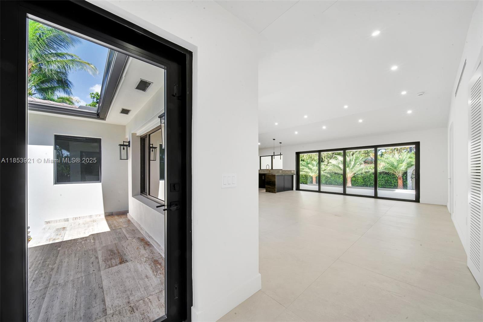 899 NE 71st St Miami, FL 33138