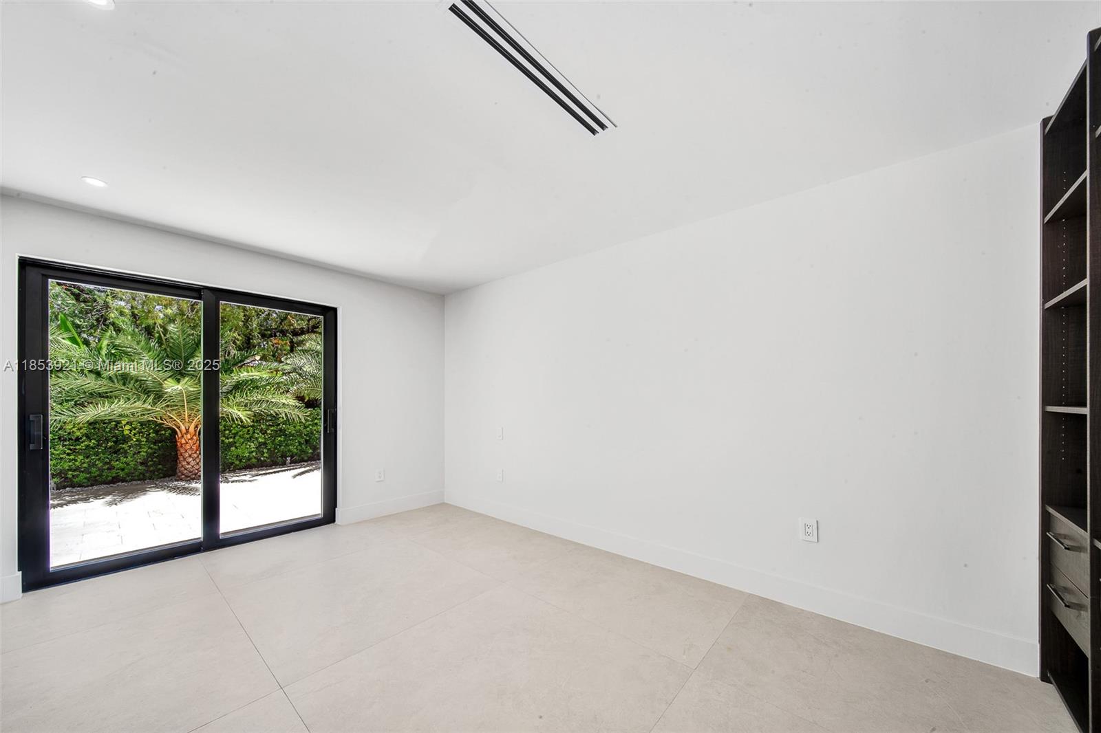 899 NE 71st St Miami, FL 33138