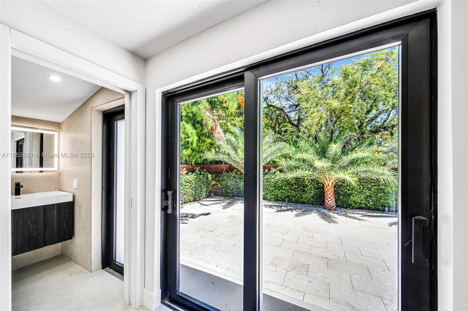 899 NE 71st St Miami, FL 33138