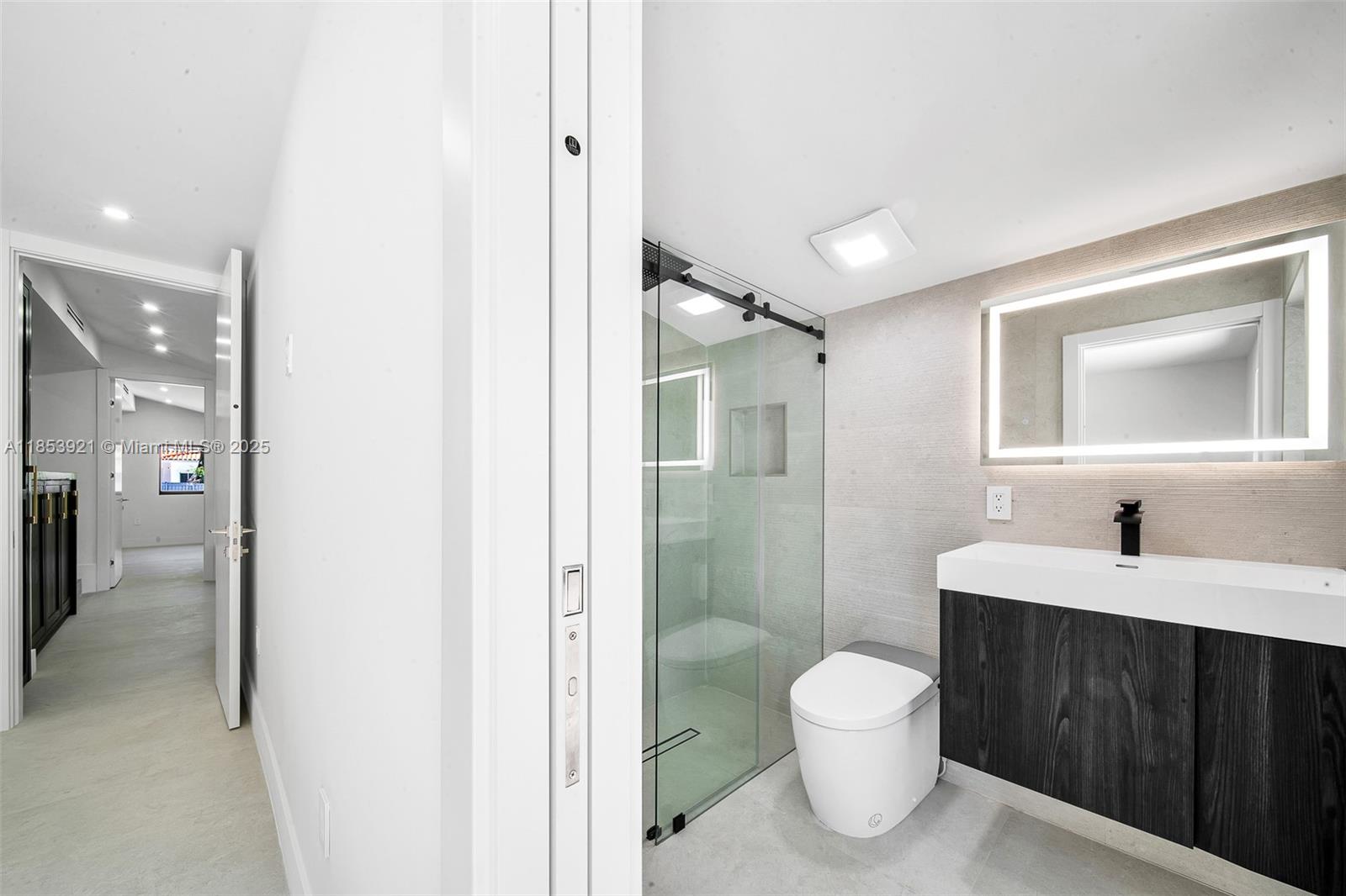 899 NE 71st St Miami, FL 33138