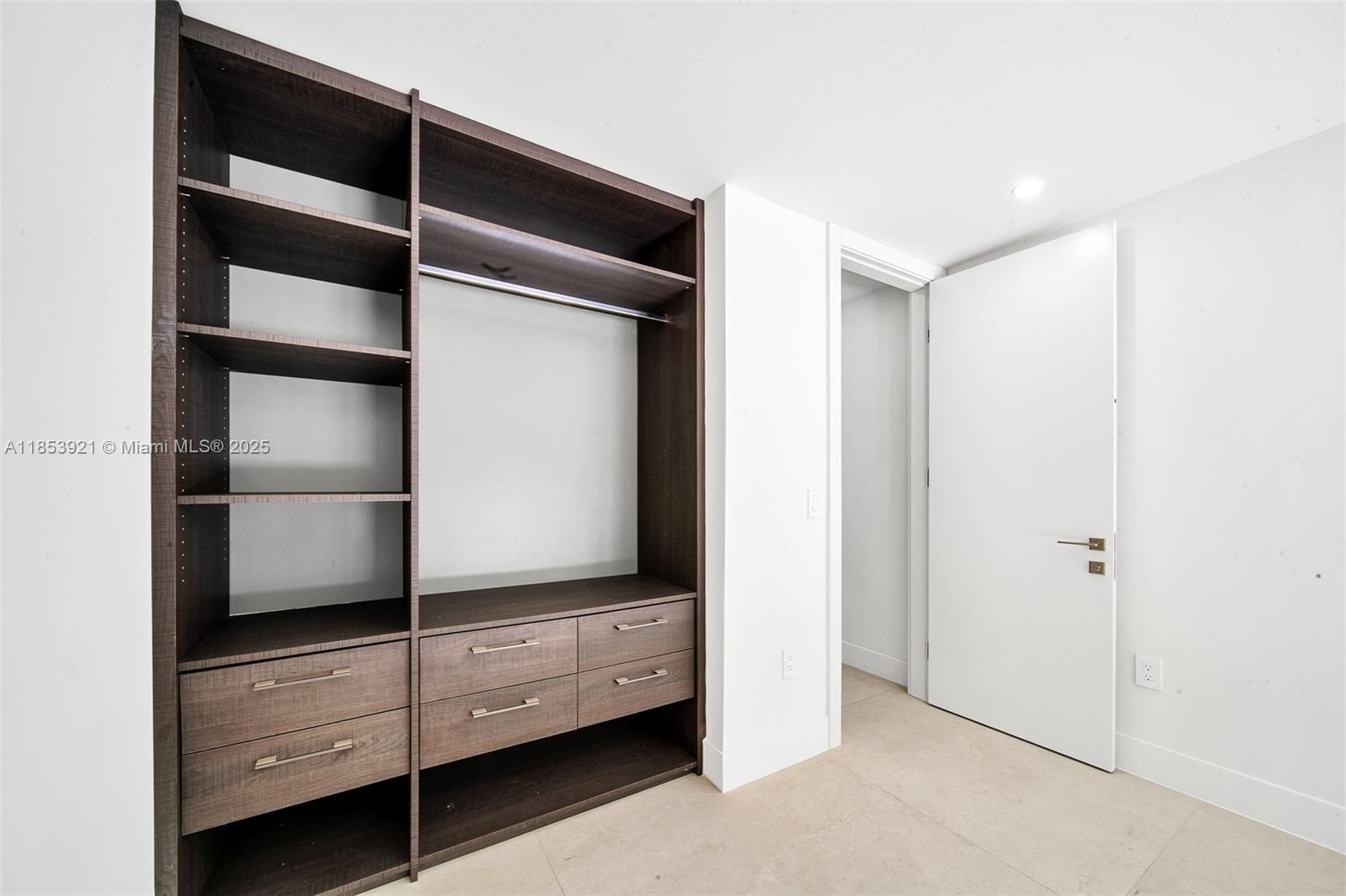 899 NE 71st St Miami, FL 33138