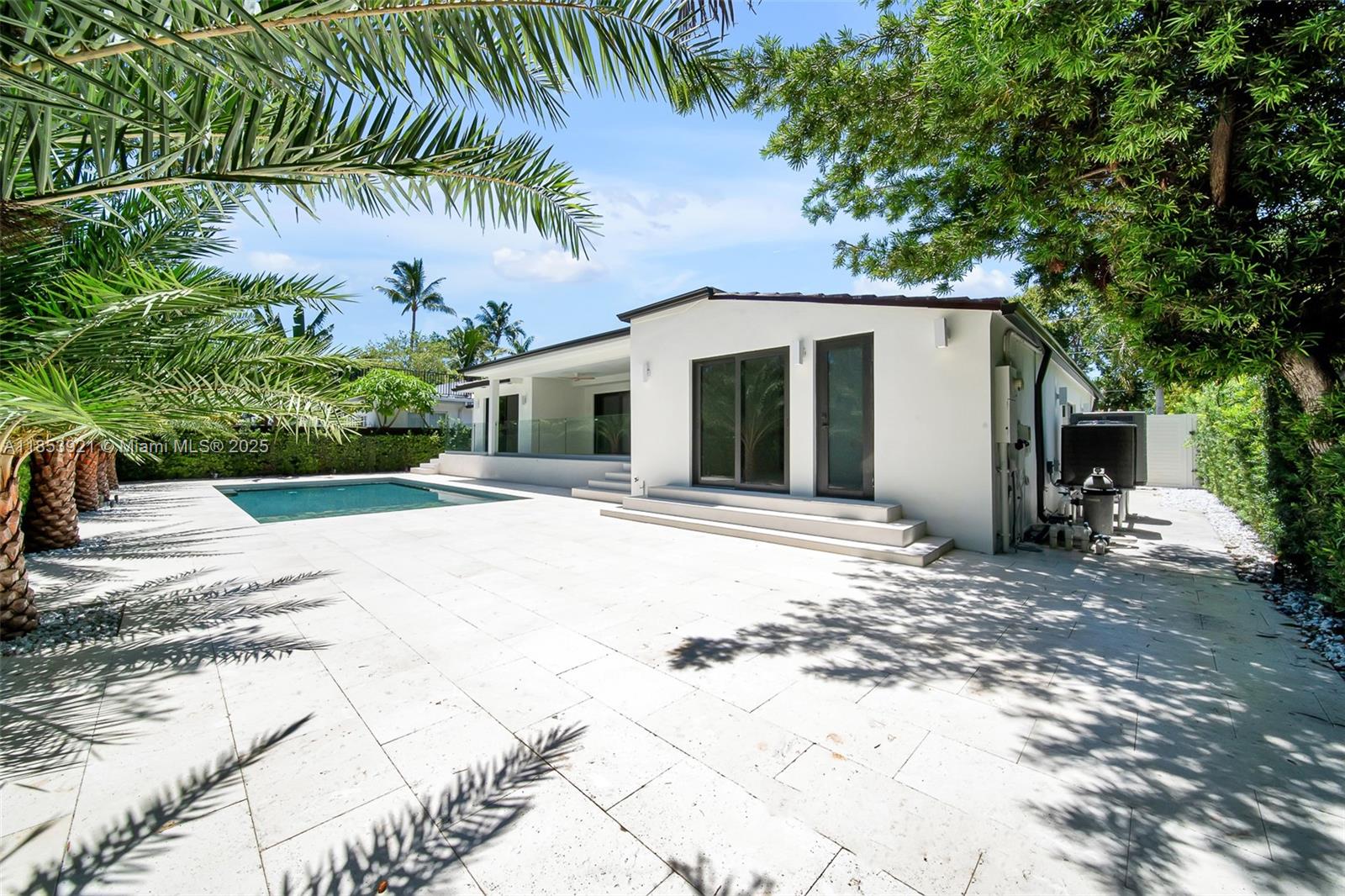 899 NE 71st St Miami, FL 33138