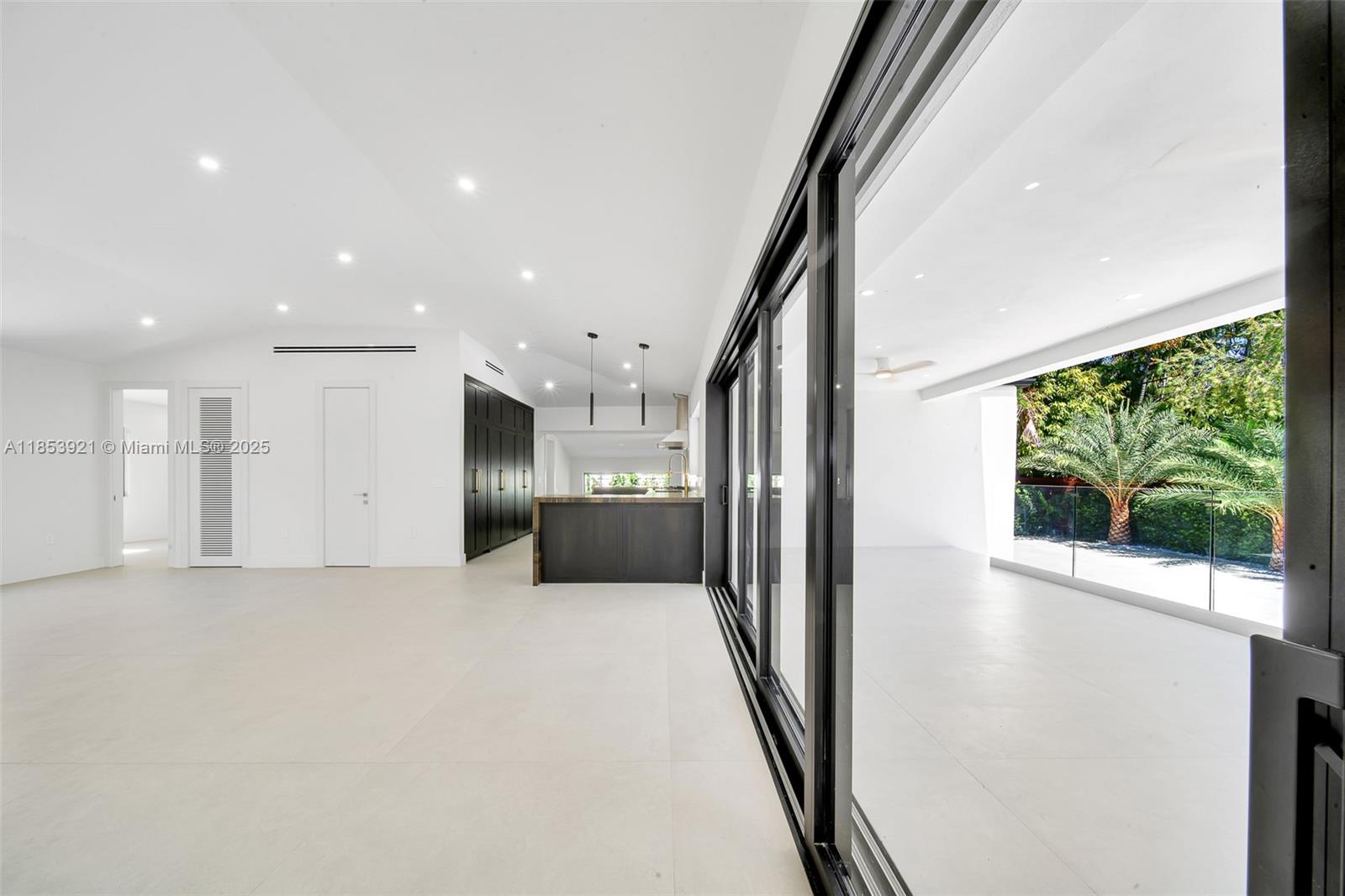 899 NE 71st St Miami, FL 33138