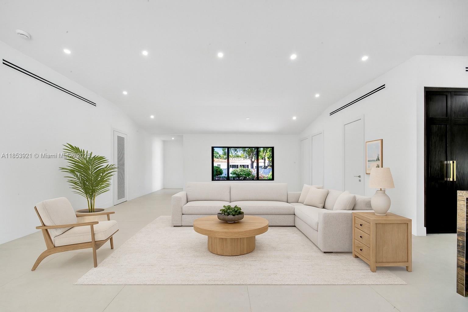 899 NE 71st St Miami, FL 33138