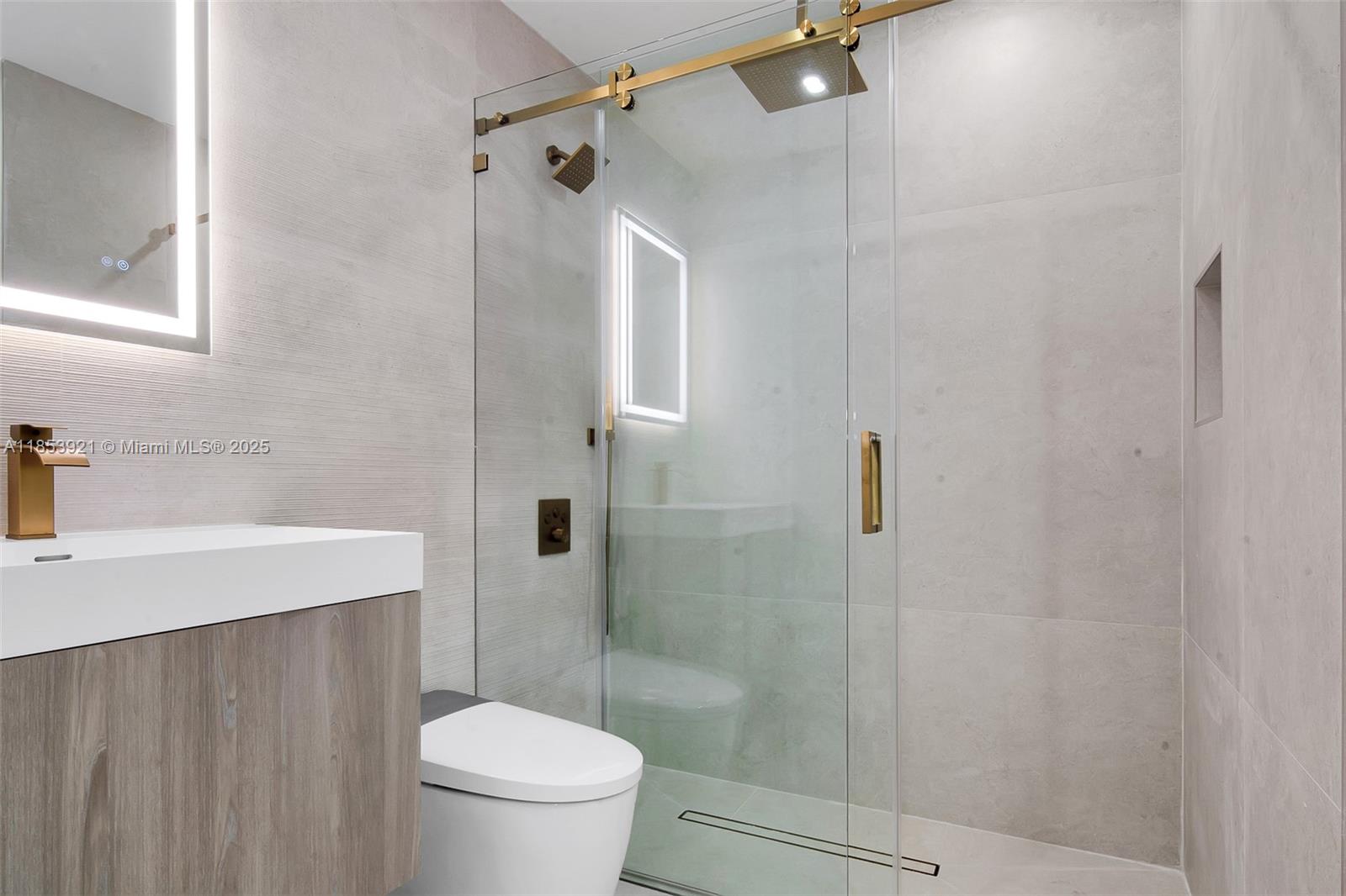 899 NE 71st St Miami, FL 33138