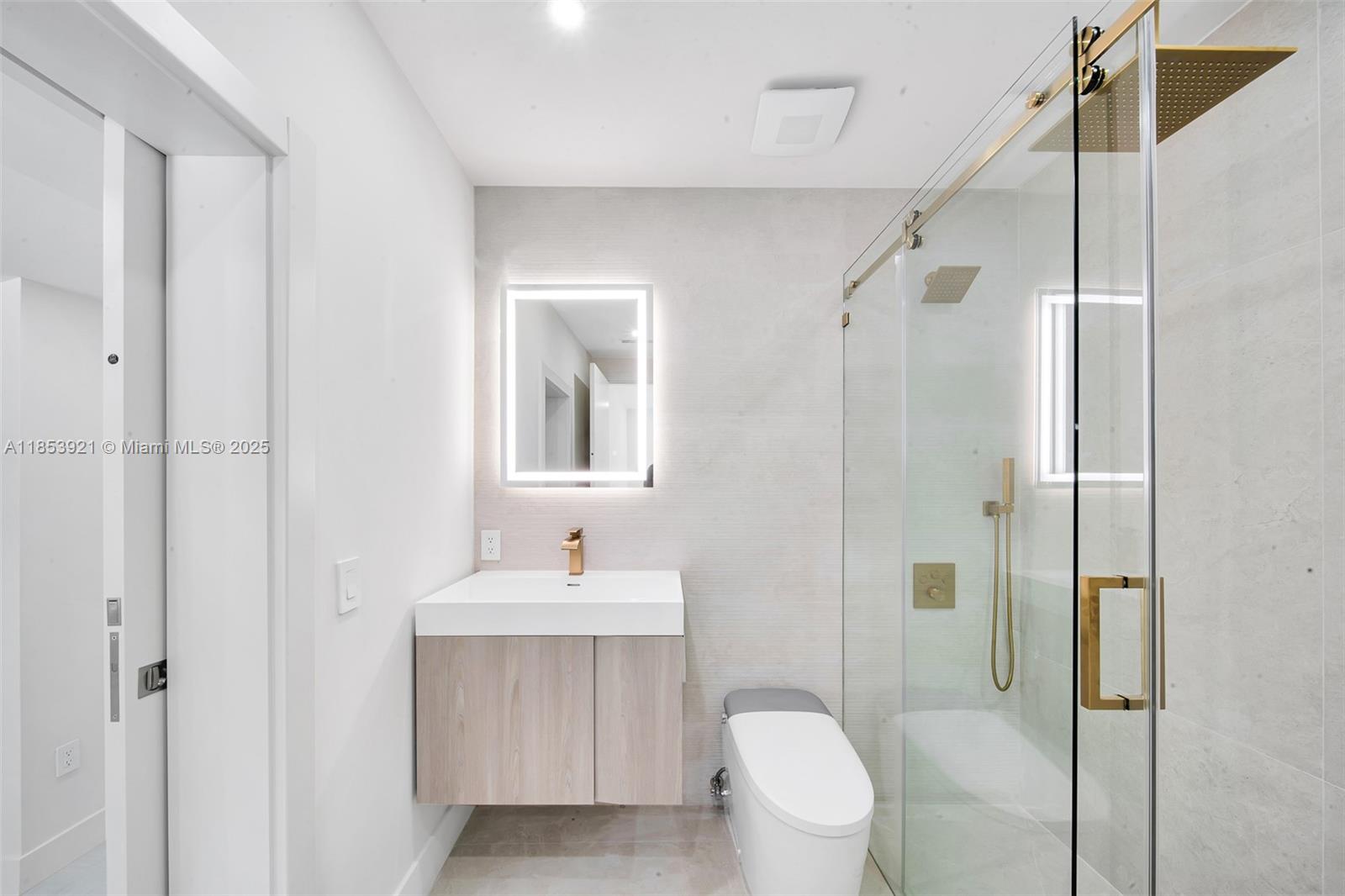 899 NE 71st St Miami, FL 33138