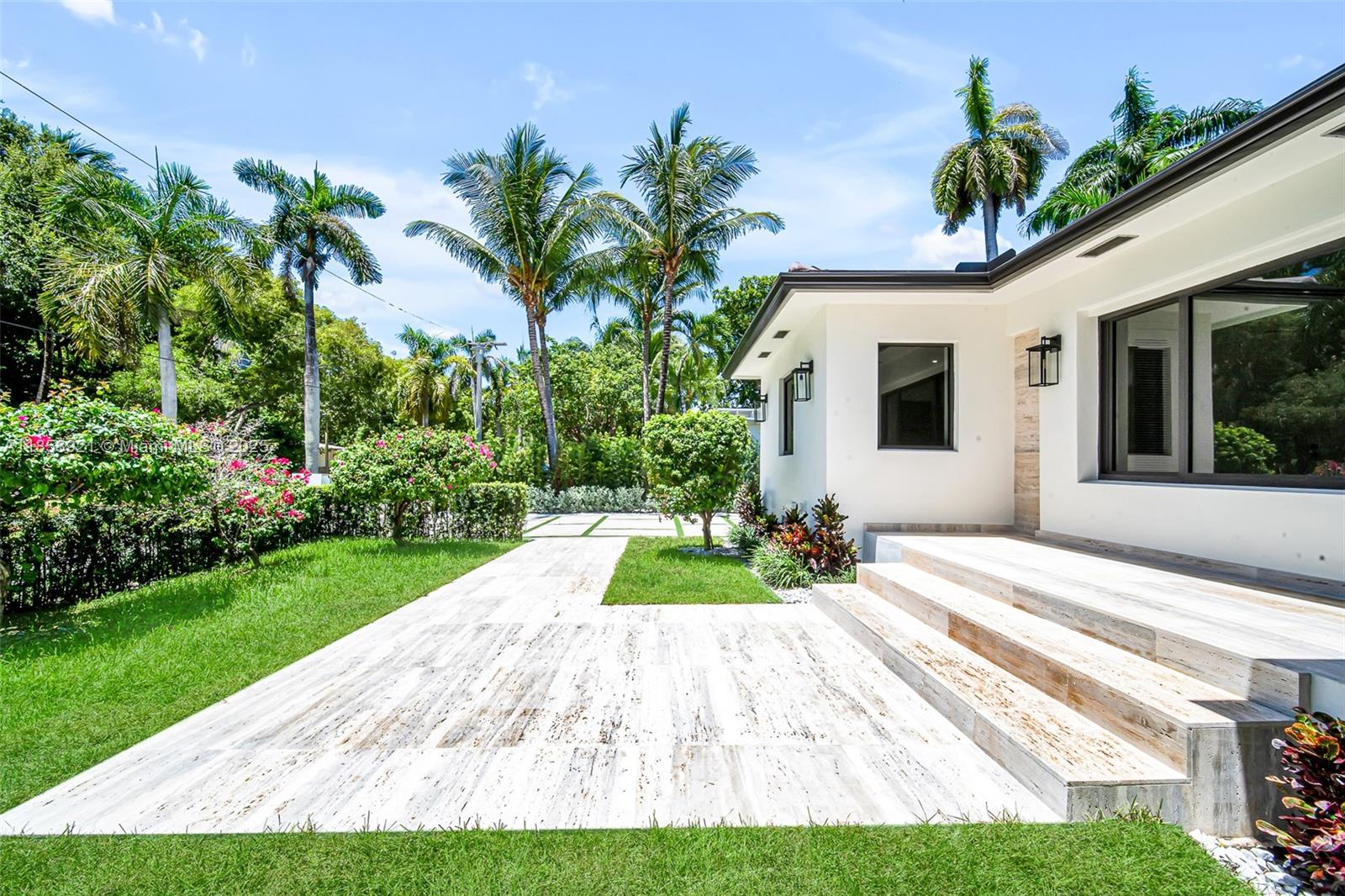 899 NE 71st St Miami, FL 33138