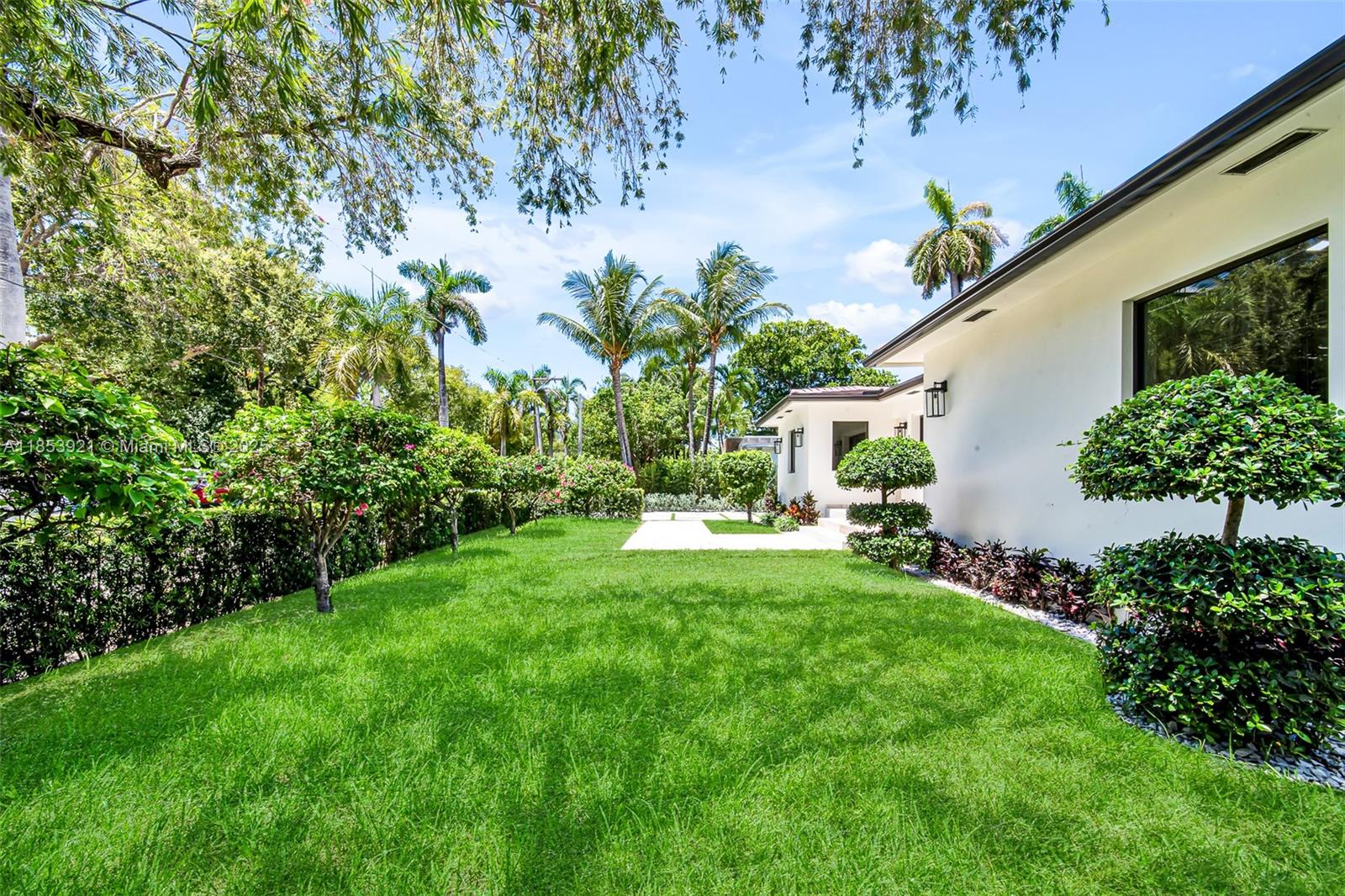 899 NE 71st St Miami, FL 33138