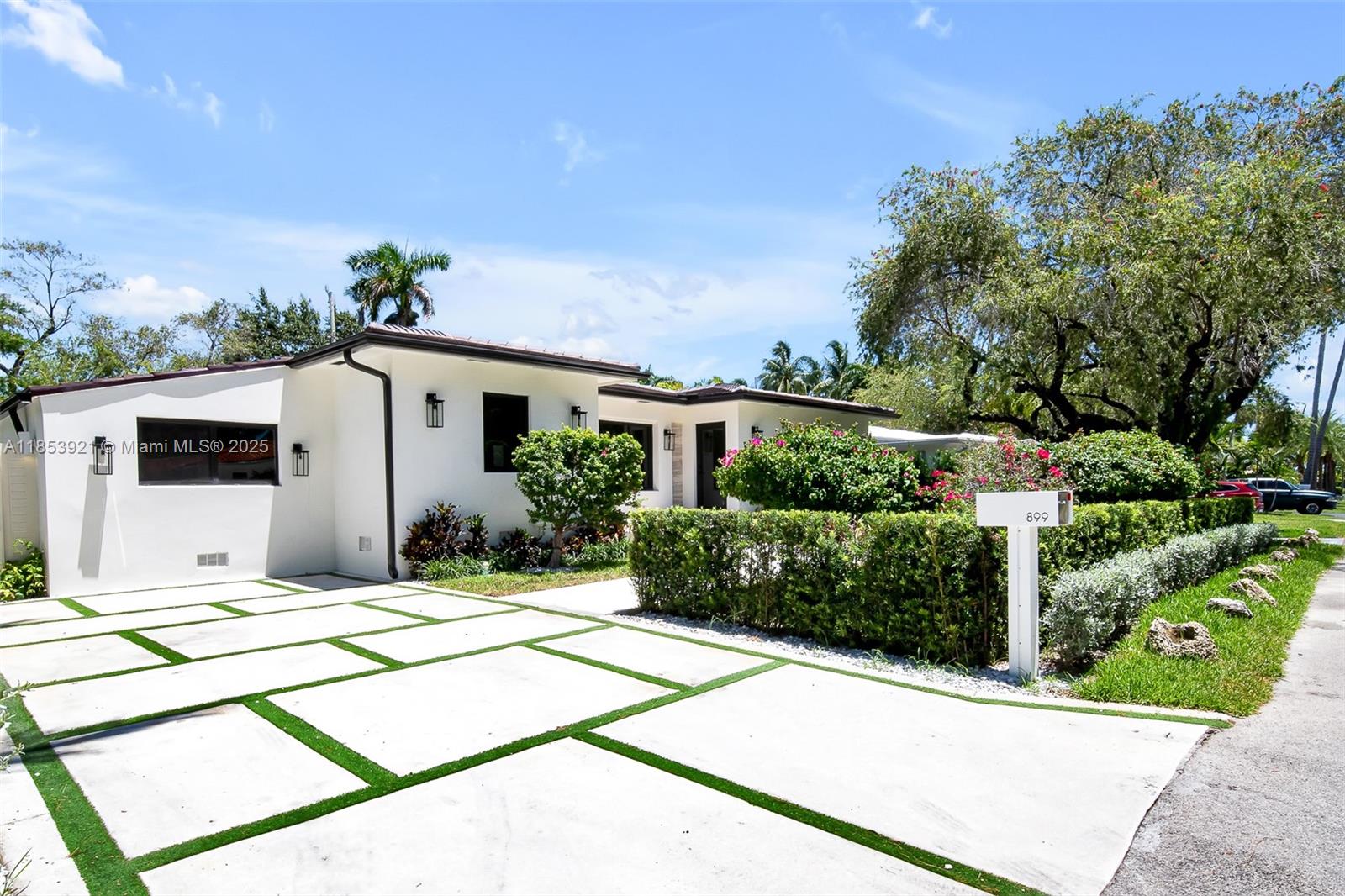 899 NE 71st St Miami, FL 33138