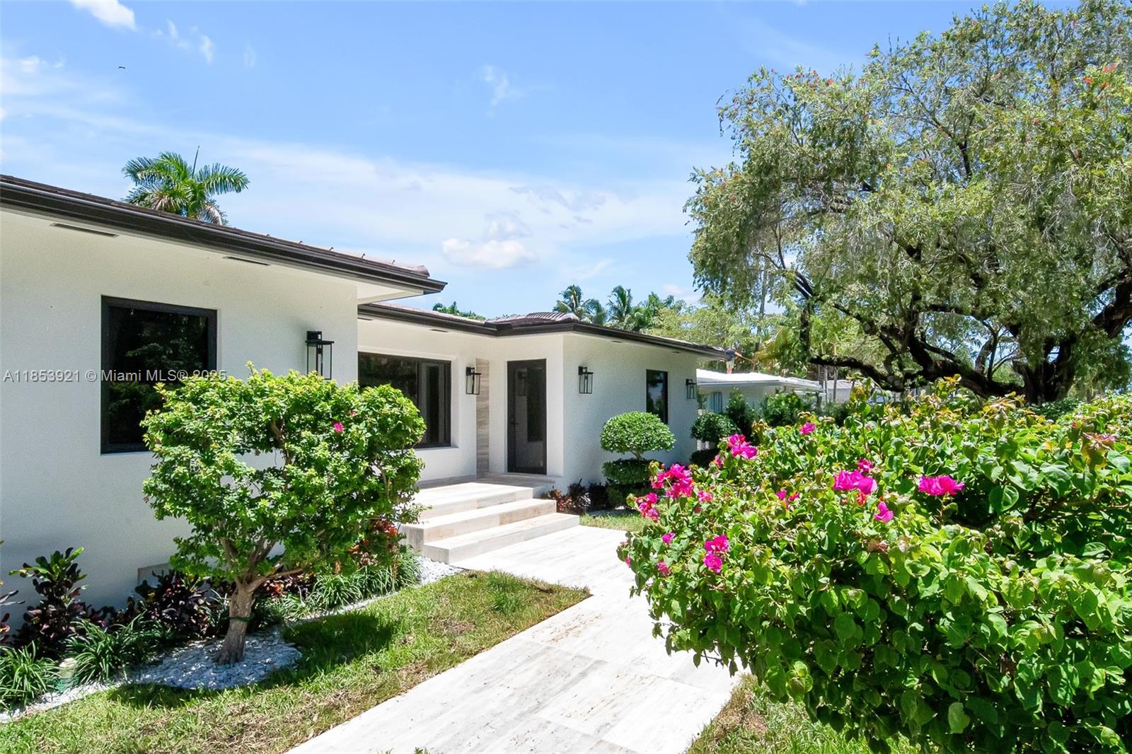 899 NE 71st St Miami, FL 33138