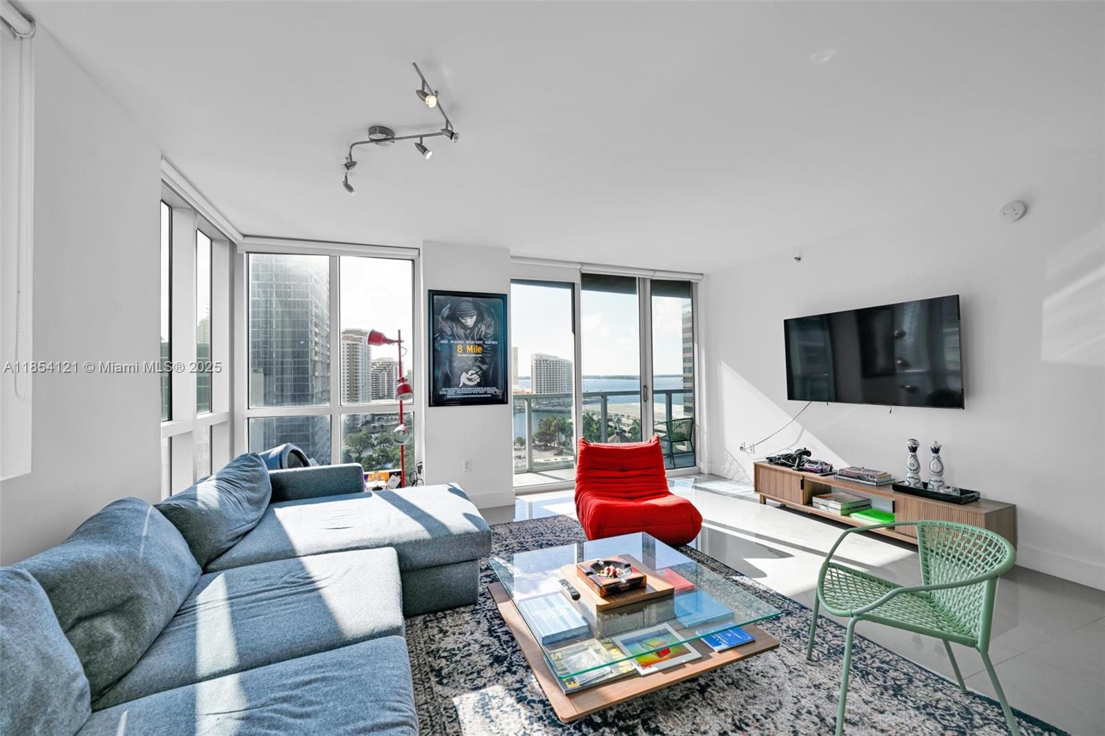 500 Brickell Ave #1401