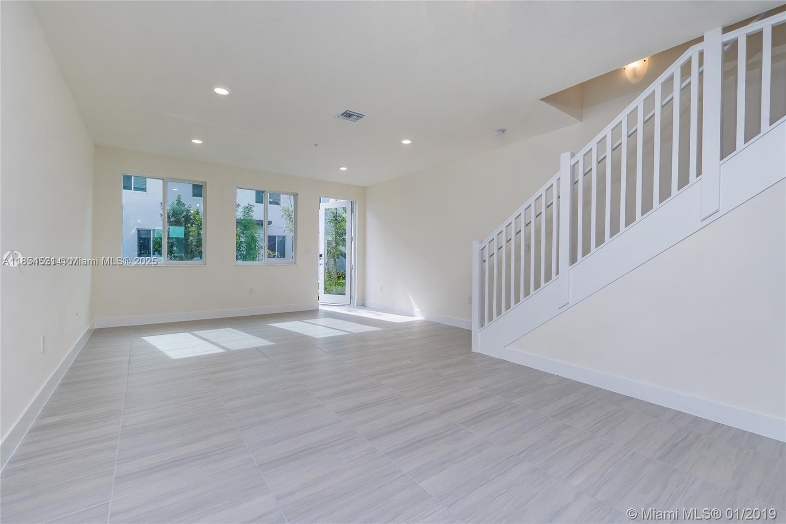 10226 NW 64th Ter #105