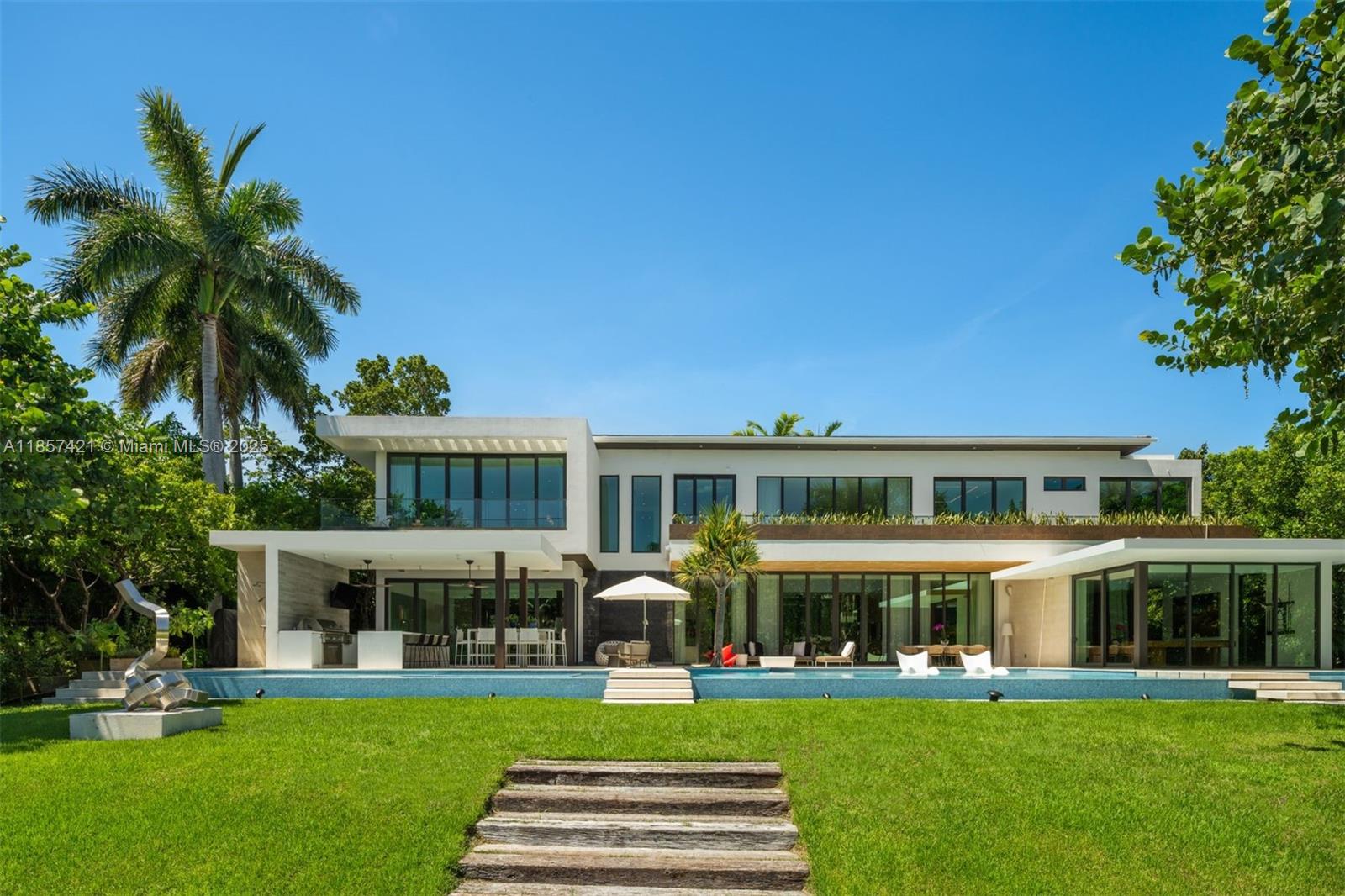540 Leucadendra Dr Coral Gables, FL 33156 540 Leucadendra Dr Coral Gables, FL 33156