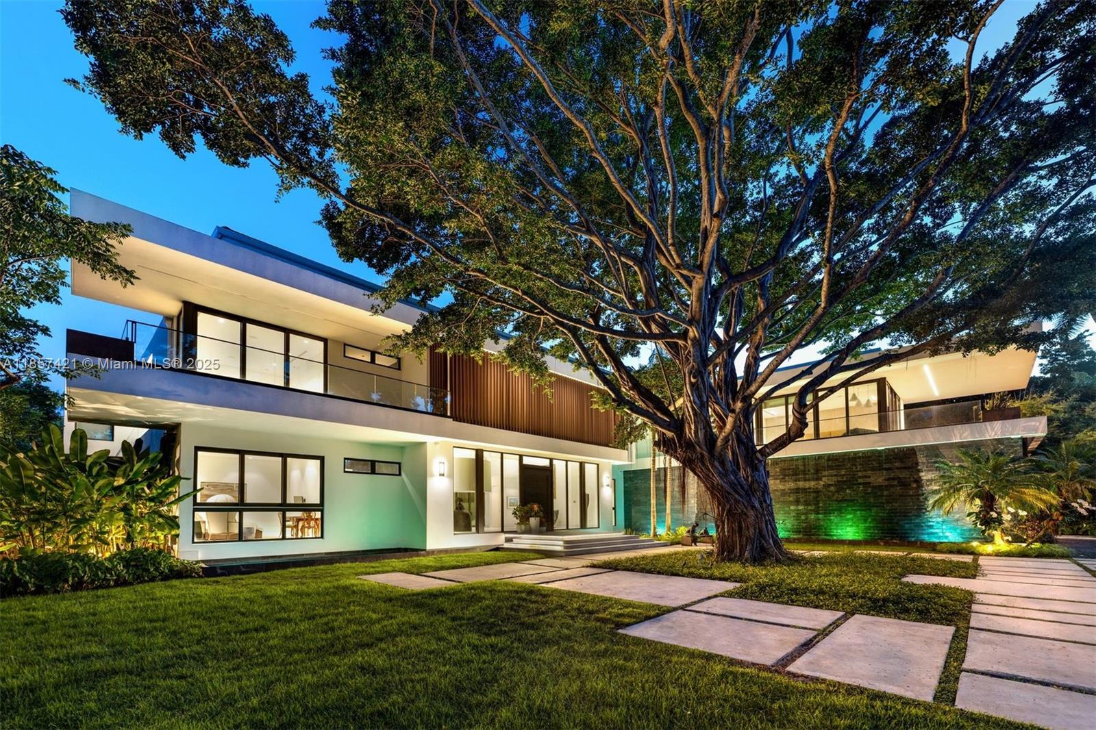 540 Leucadendra Dr Coral Gables, FL 33156 540 Leucadendra Dr Coral Gables, FL 33156