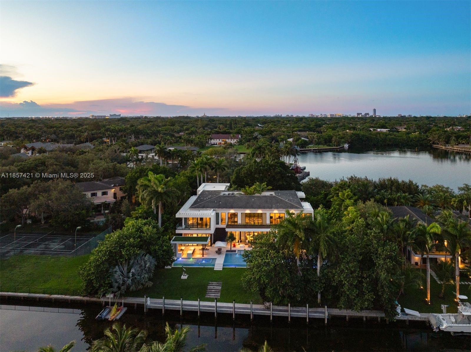 540 Leucadendra Dr Coral Gables, FL 33156 540 Leucadendra Dr Coral Gables, FL 33156