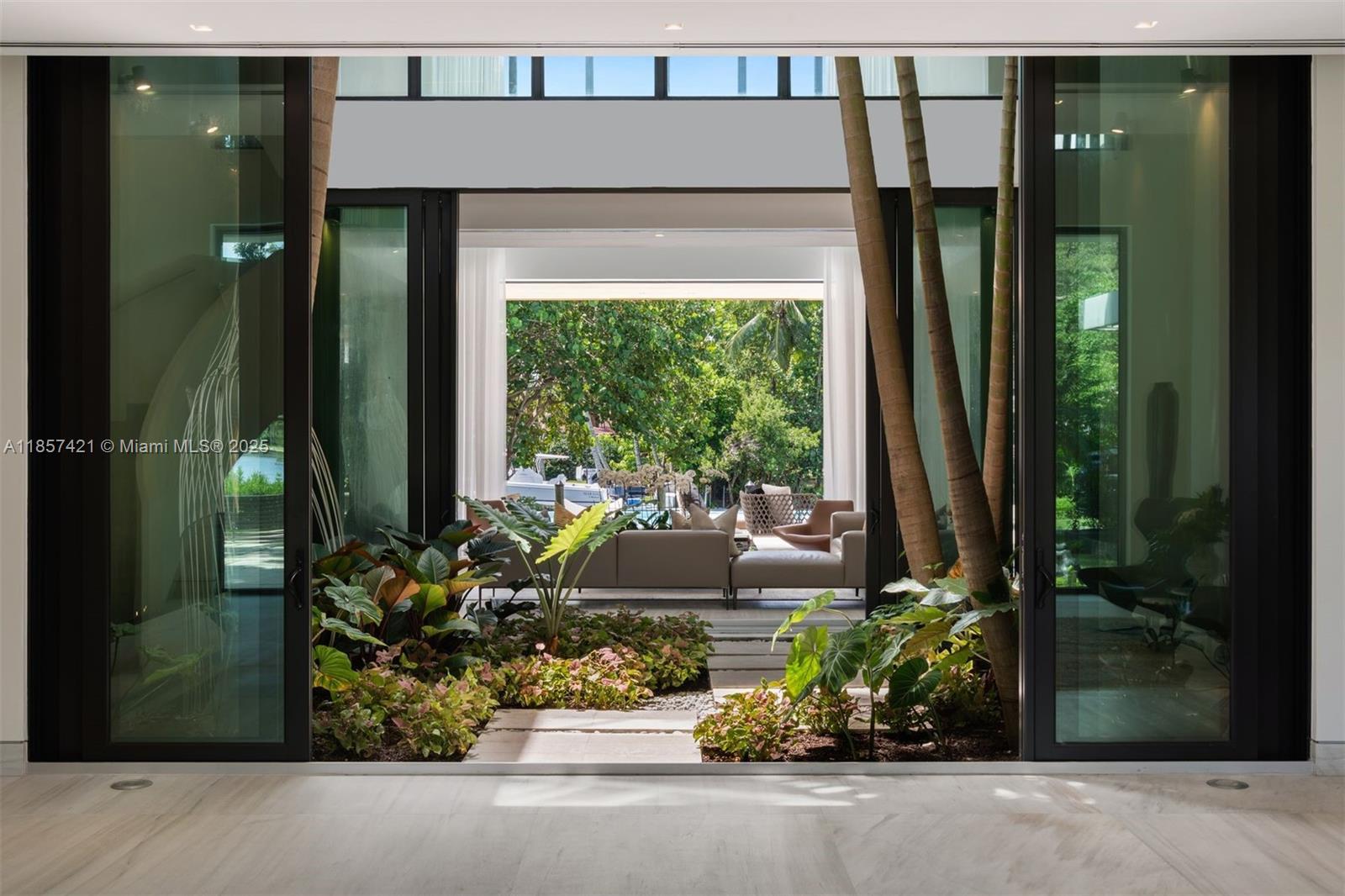 540 Leucadendra Dr Coral Gables, FL 33156 540 Leucadendra Dr Coral Gables, FL 33156