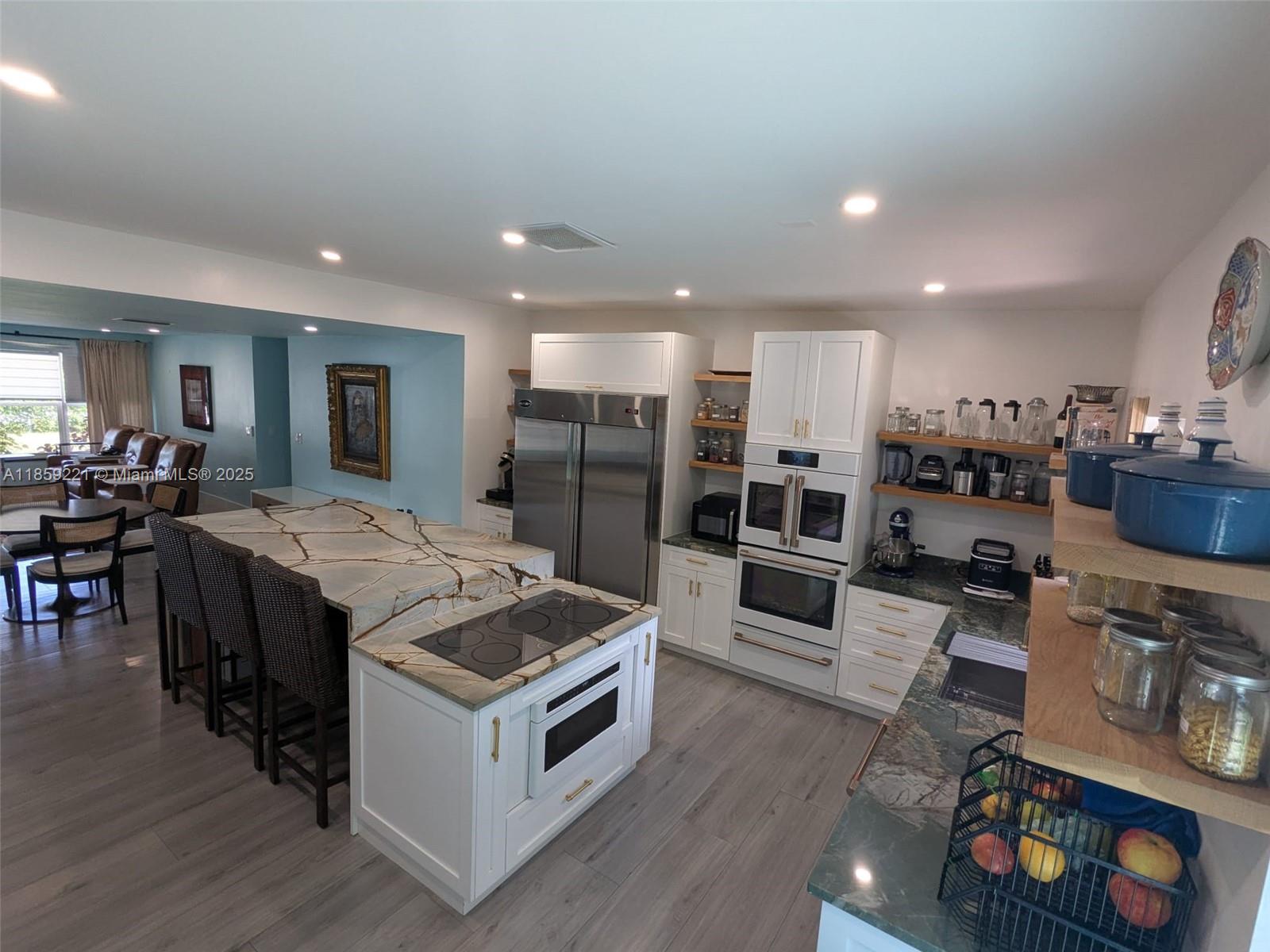 524 NE 27th Dr