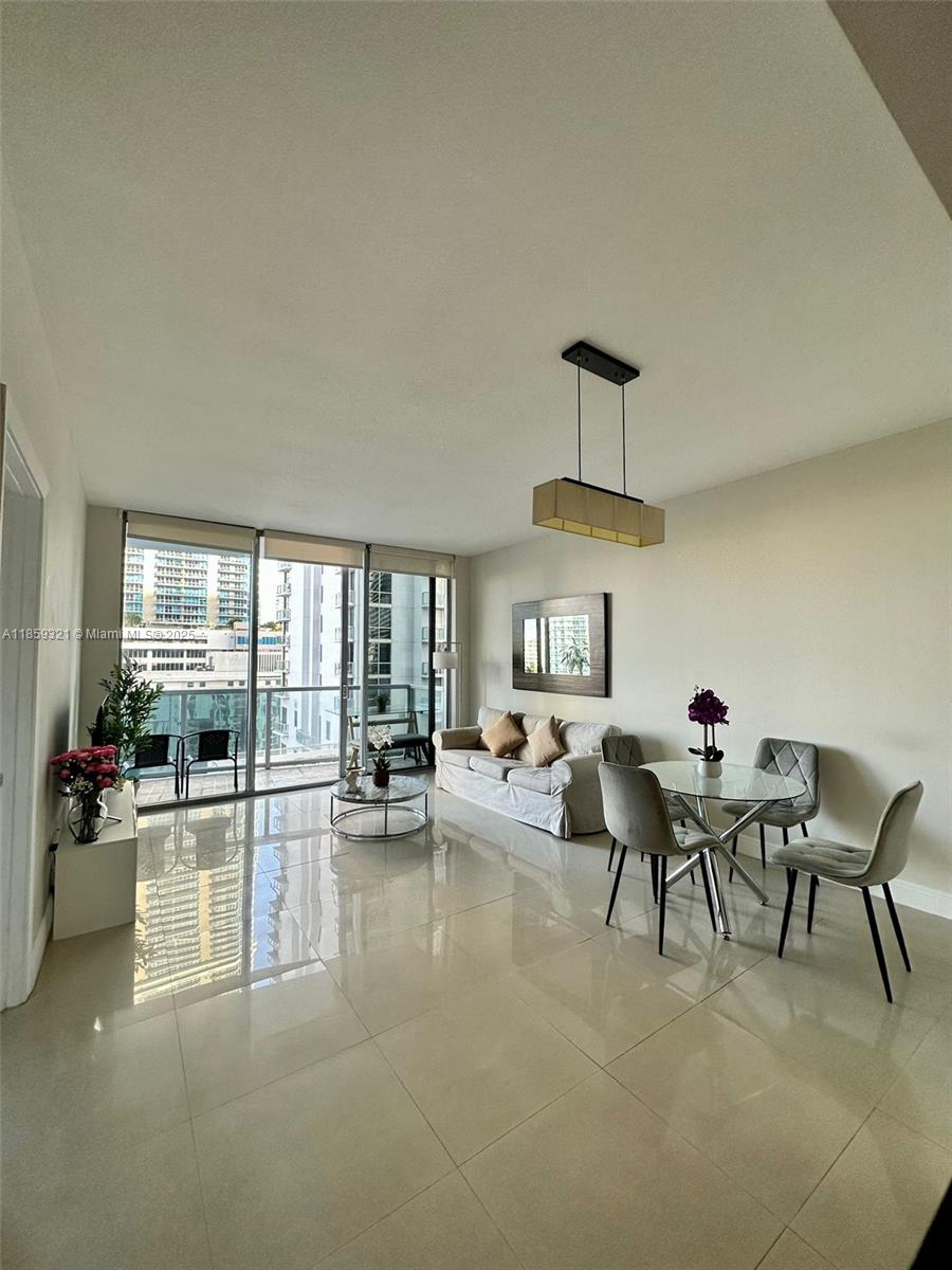 1050 Brickell Ave #1504