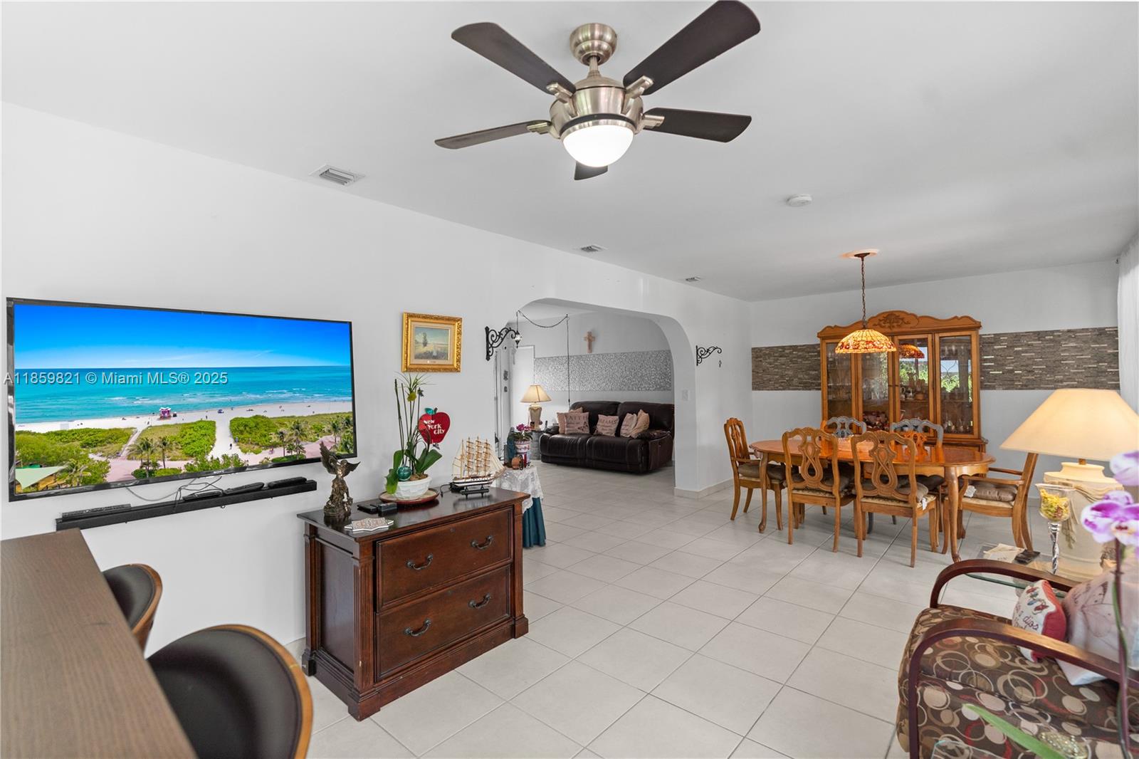 7528 Hispanola Ave North Bay Village, FL 33141