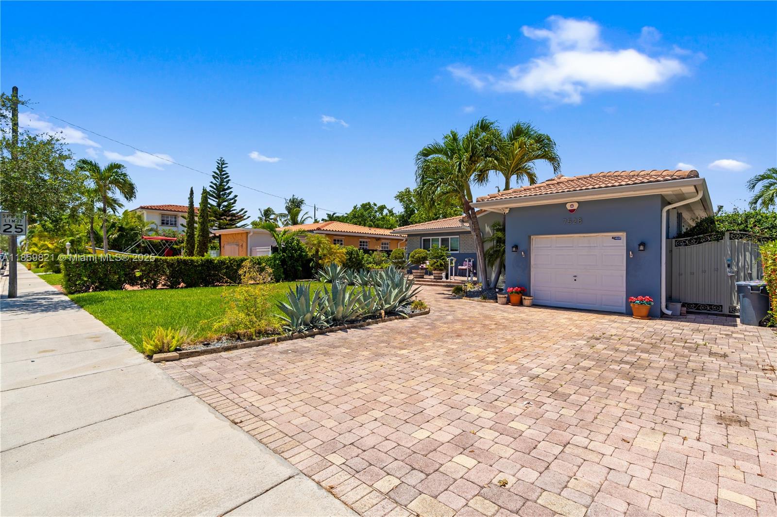 7528 Hispanola Ave North Bay Village, FL 33141