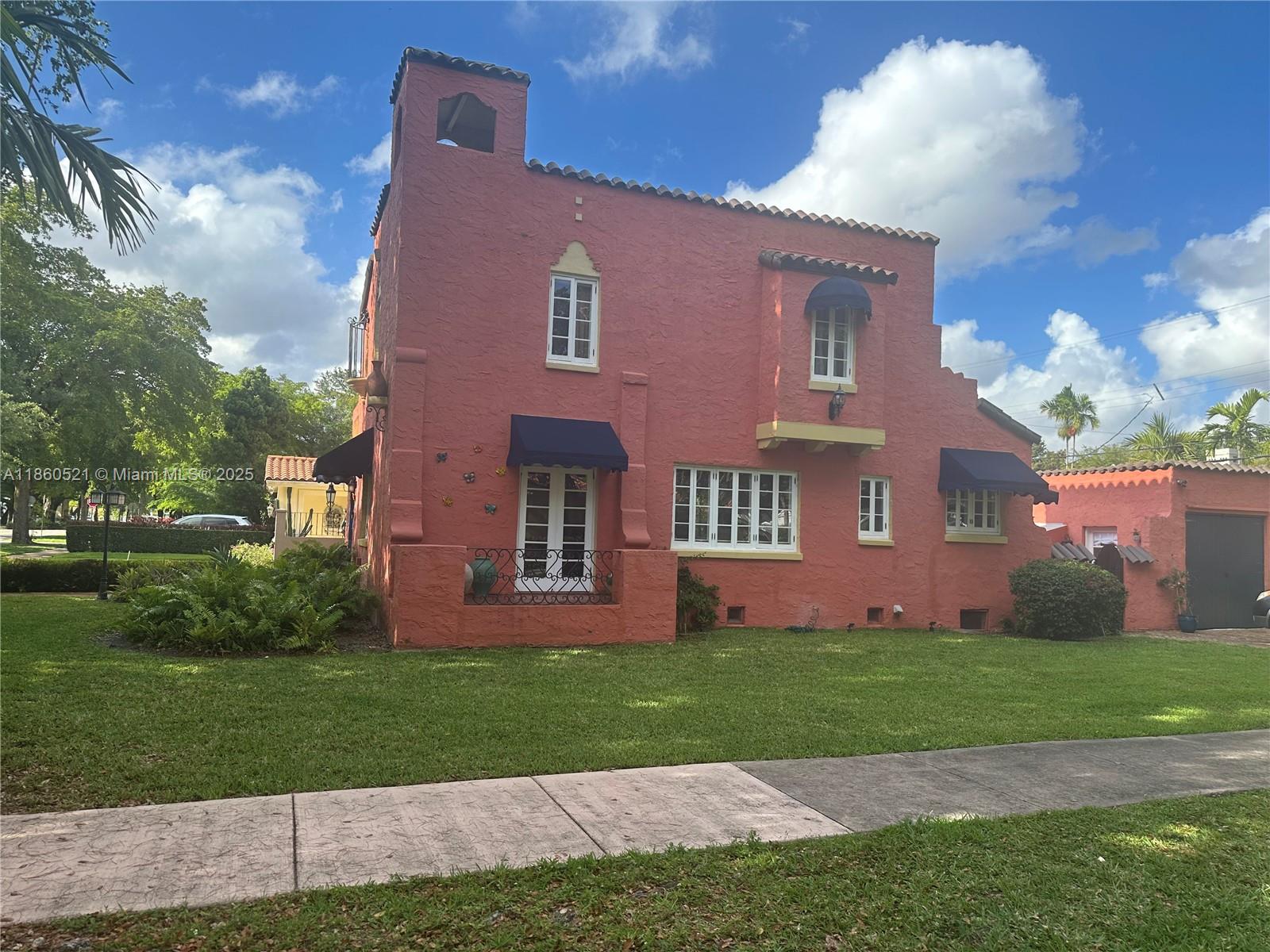 915 Ferdinand St #915
