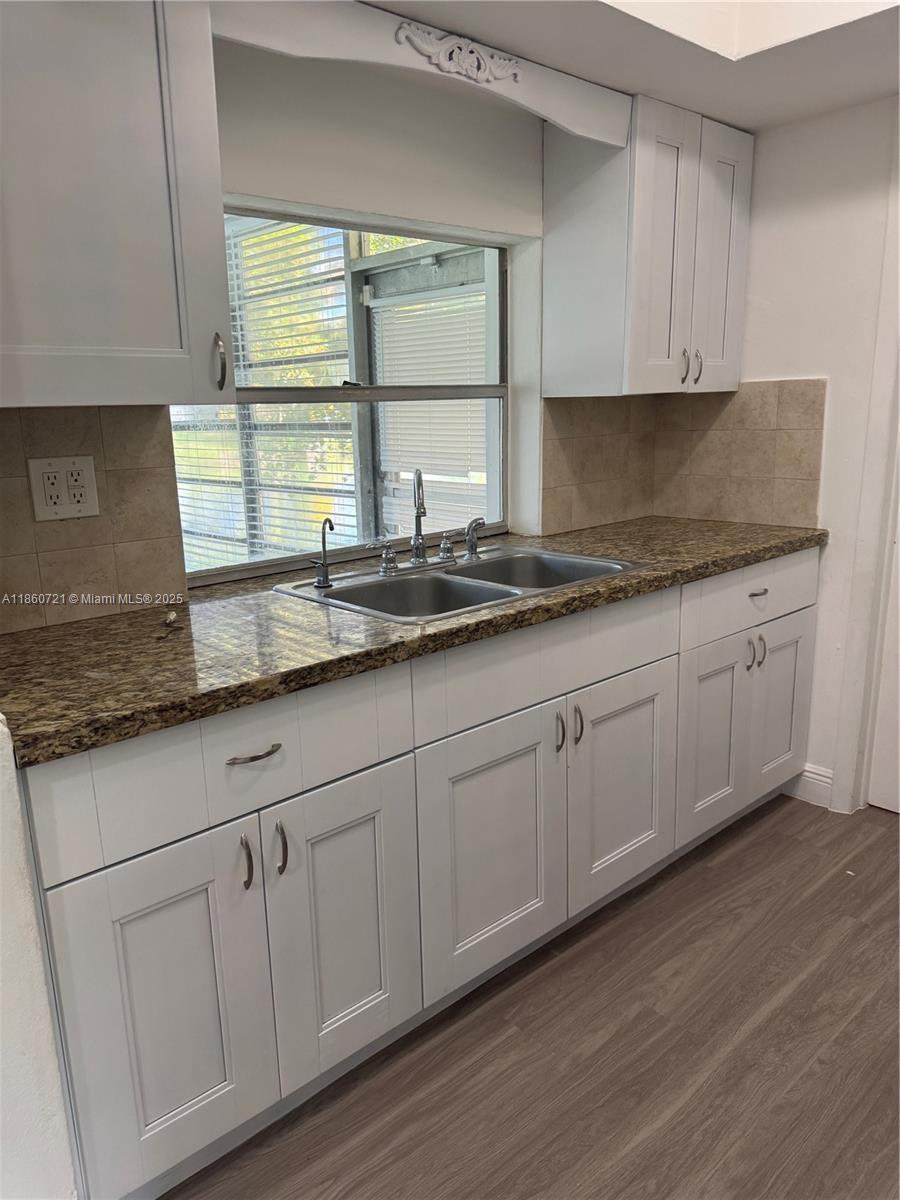 2985 NW 69th Ave