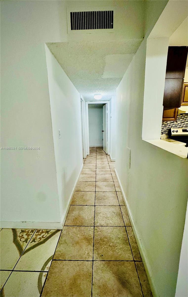 3700 NW 21st St #109 Lauderdale Lakes, FL 33311