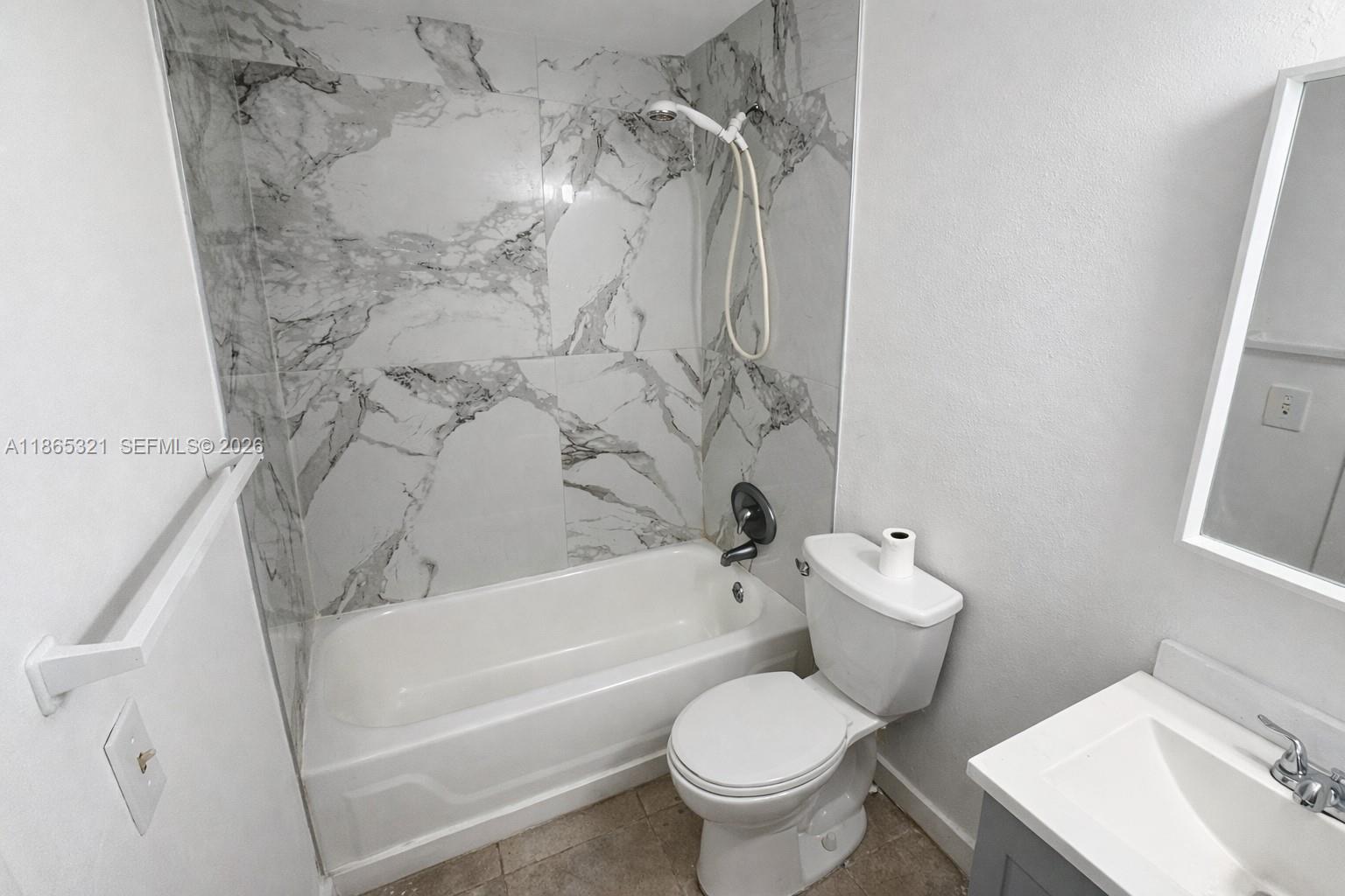 3700 NW 21st St #109 Lauderdale Lakes, FL 33311