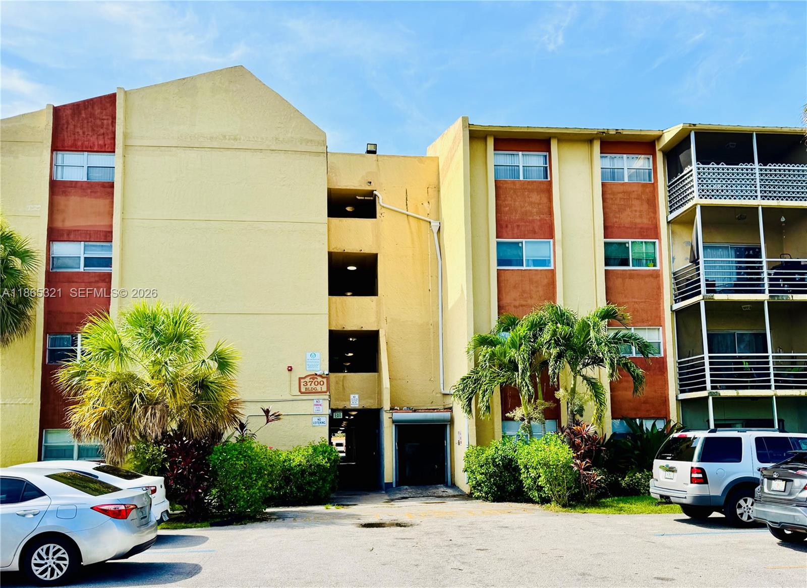 3700 NW 21st St #109 Lauderdale Lakes, FL 33311