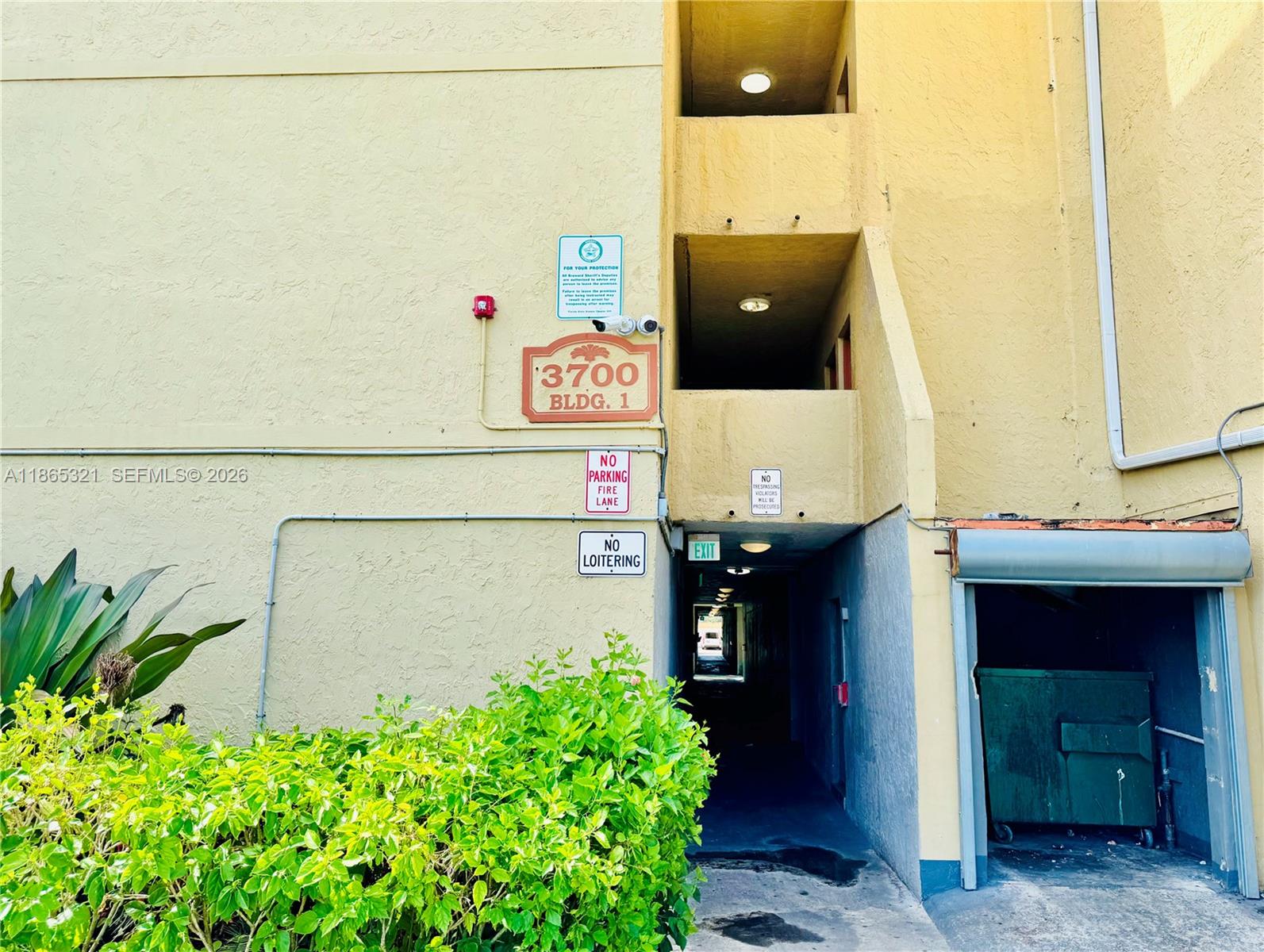 3700 NW 21st St #109 Lauderdale Lakes, FL 33311