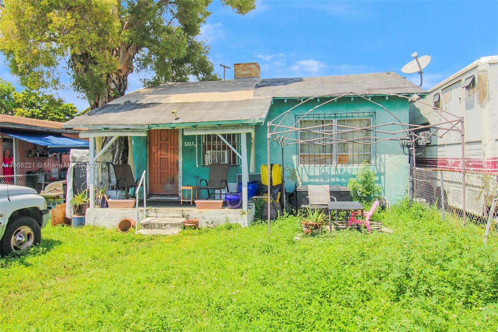 3267 NW 35th St