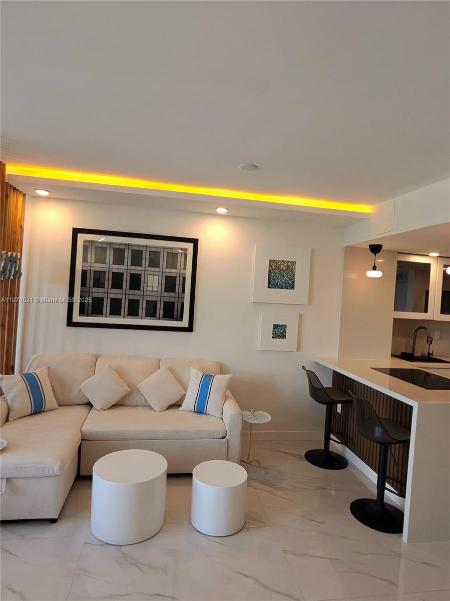 2899 Collins Ave #1634