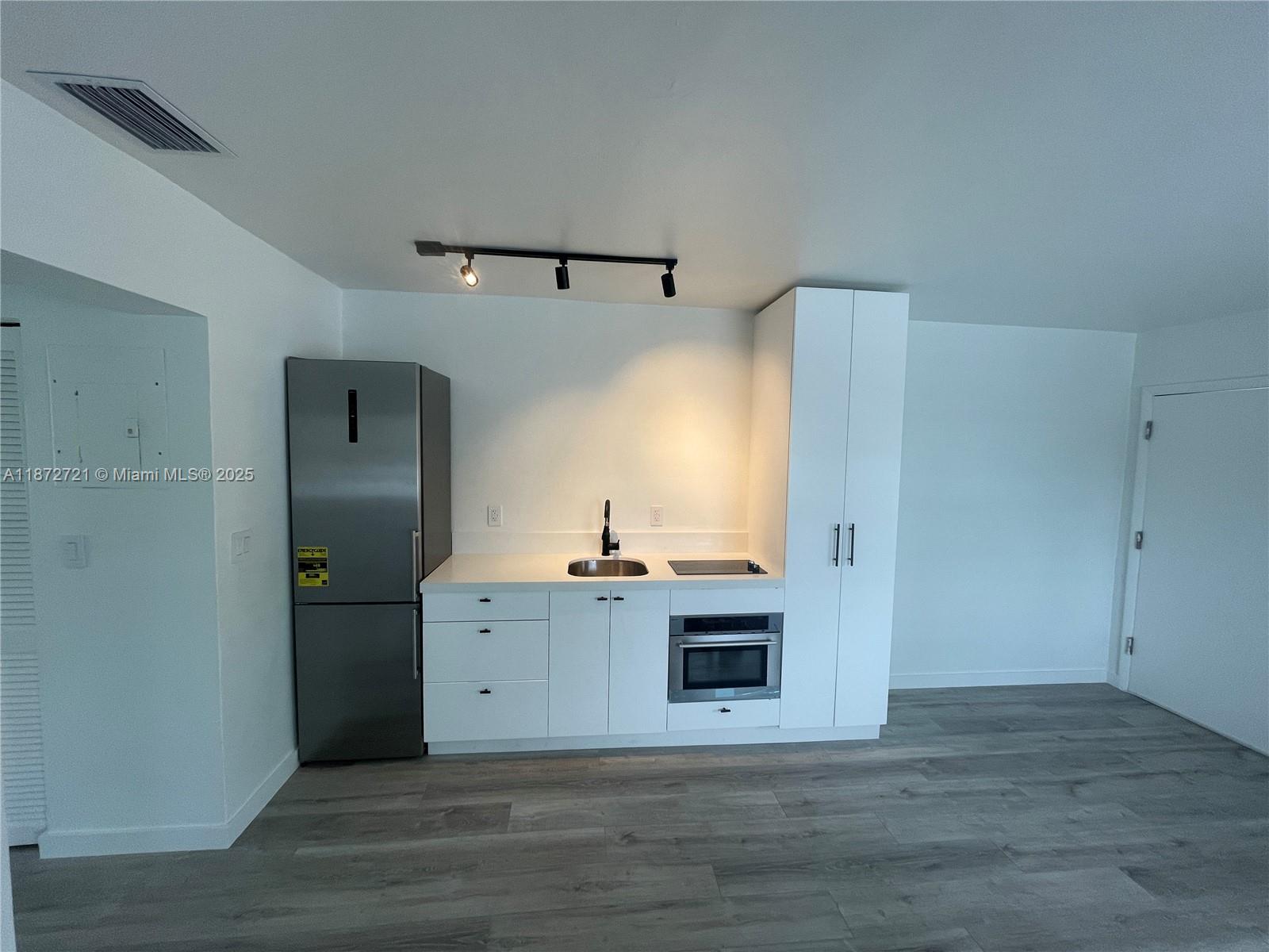 323 Washington Ave #7