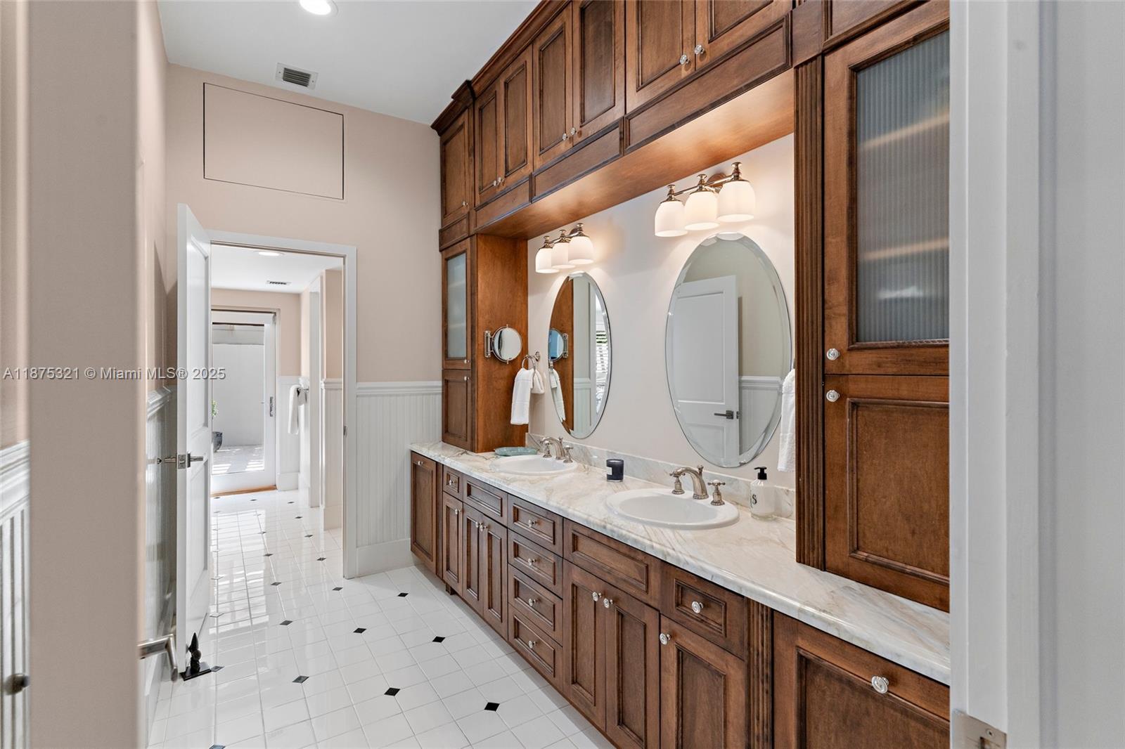 451 Ridge Rd Coral Gables, FL 33143 451 Ridge Rd Coral Gables, FL 33143