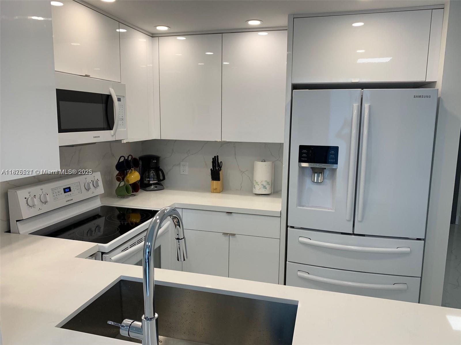185 SE 14th Ter #1113