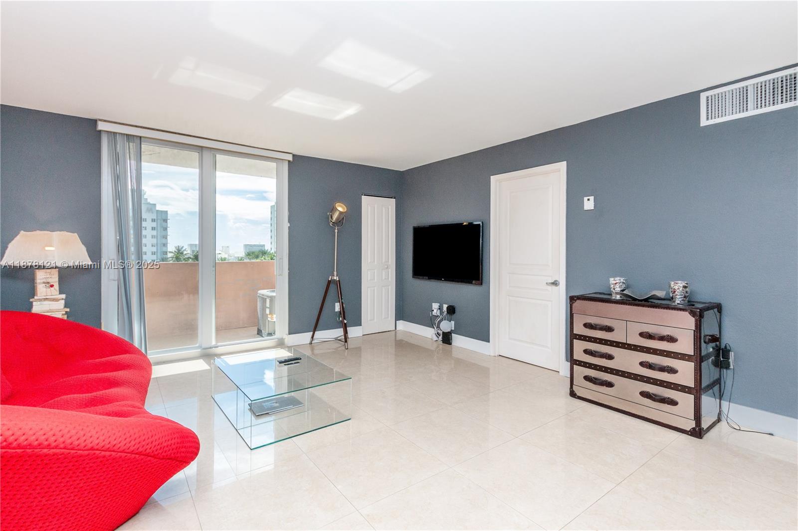 1750 James Ave #6D