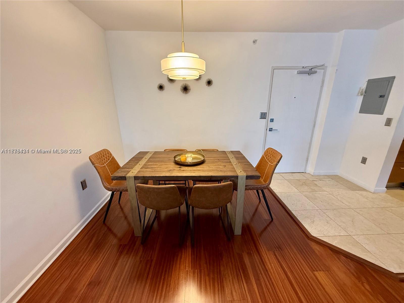 image Harbour House13