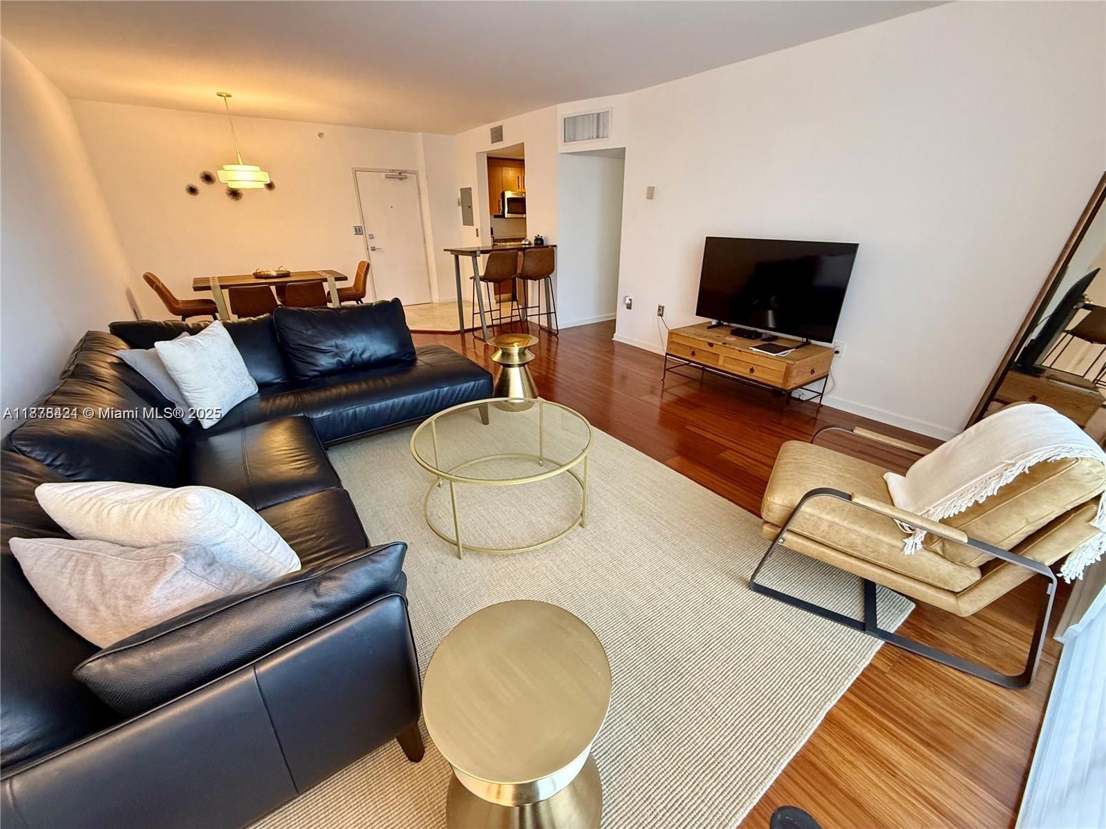 image Harbour House8