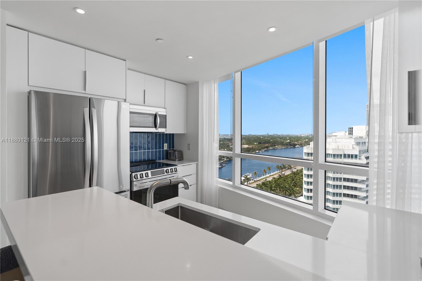 image Fontainebleau Ii Condo17