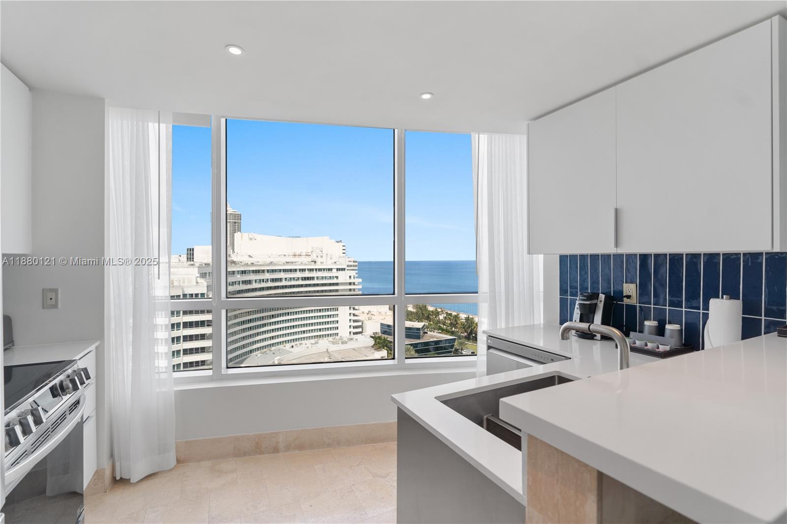 image Fontainebleau Ii Condo18