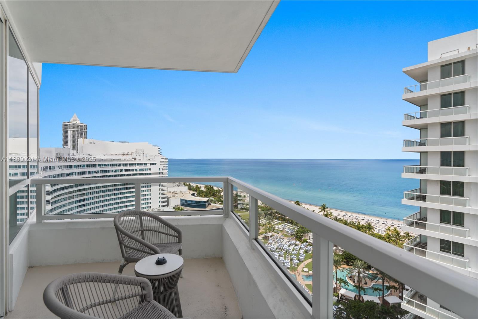 image Fontainebleau Ii Condo1